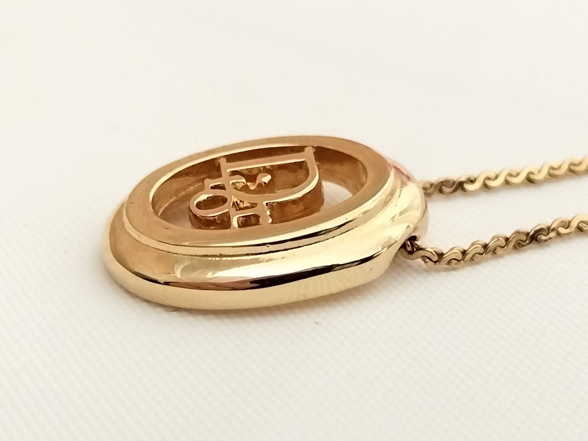 Dior CD logo circle logo gold necklace