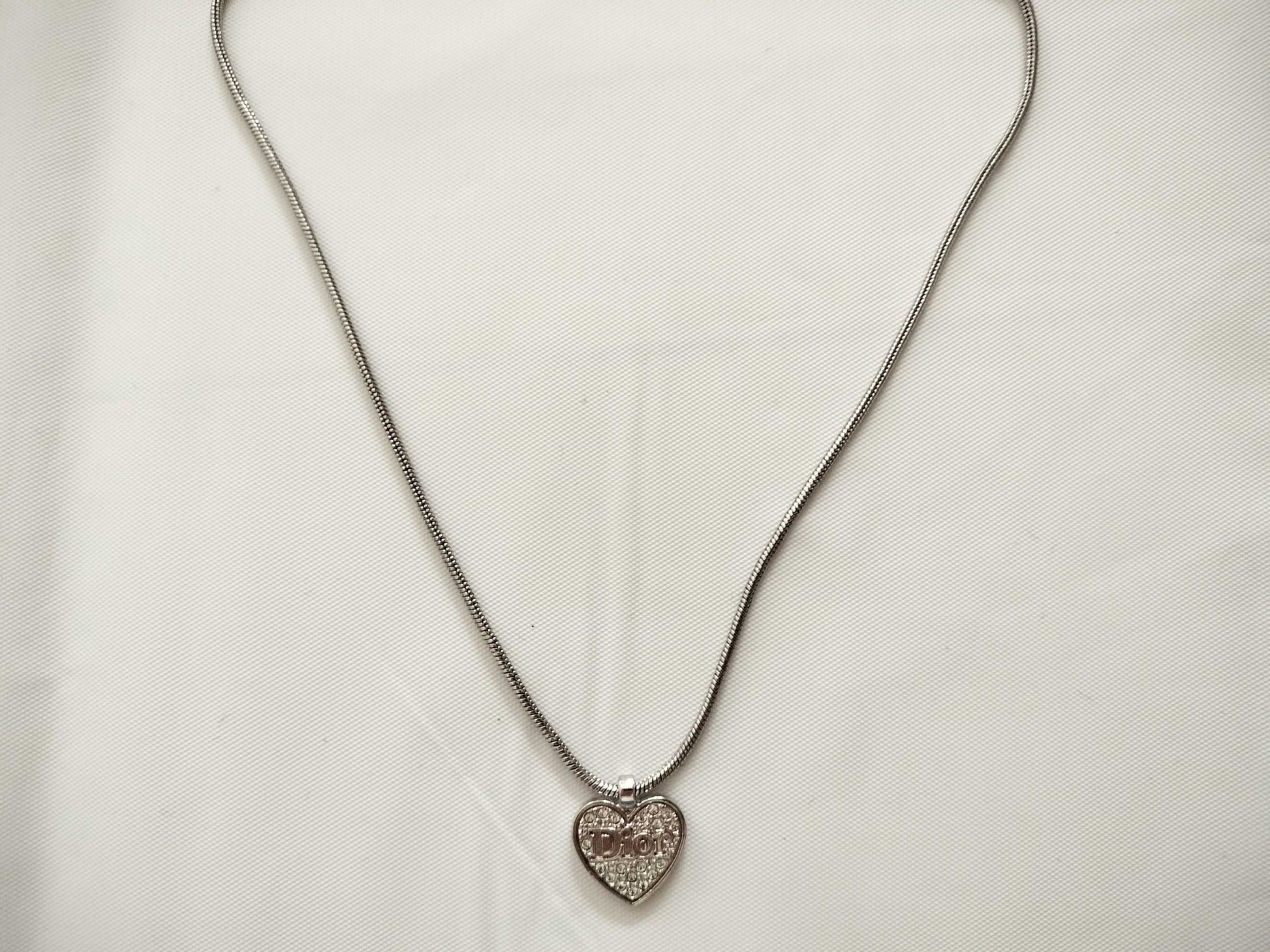Dior Dior Heart Logo Silver Color Necklace Necklace Necklace