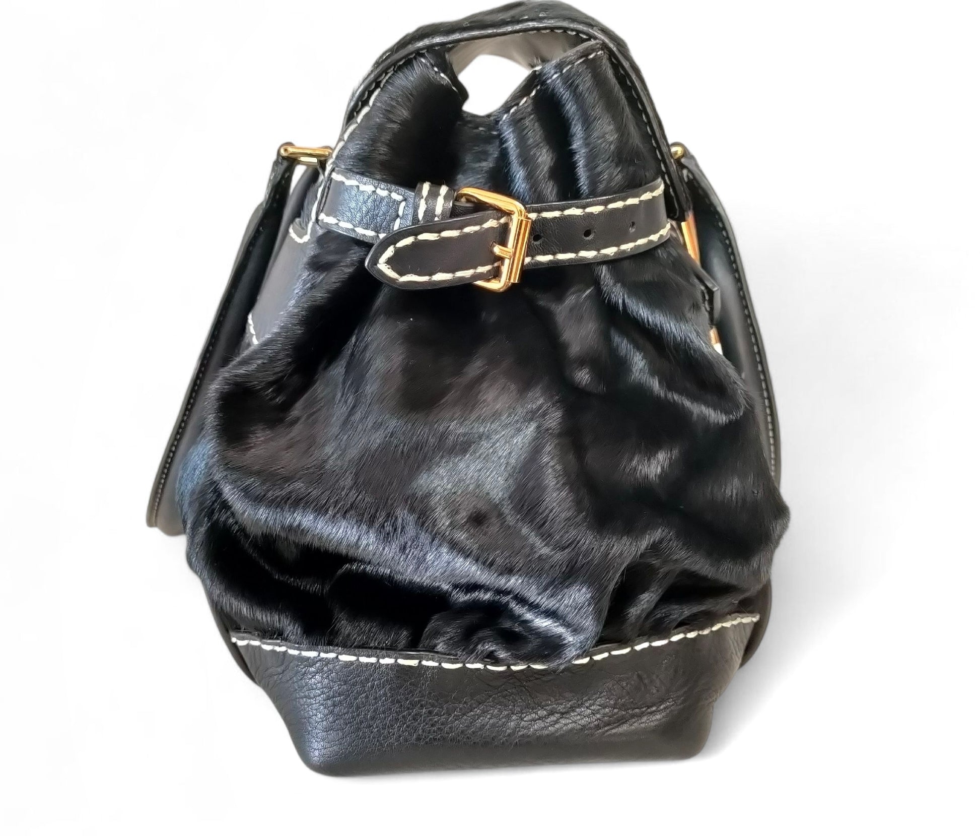 GUCCI GUCCI Queen Motif Hardware Leather Harako Black Handbag Serial Number 189886 002122 Handbag