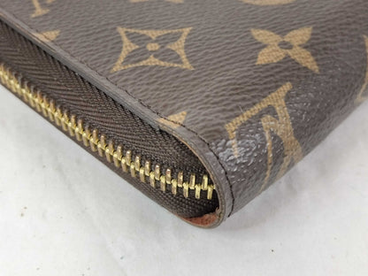 LOUIS VUITTON Monogram Louis Vuitton Monogram Round Zip Wallet
