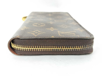 LOUIS VUITTON Monogram Louis Vuitton Monogram Round Zip Wallet