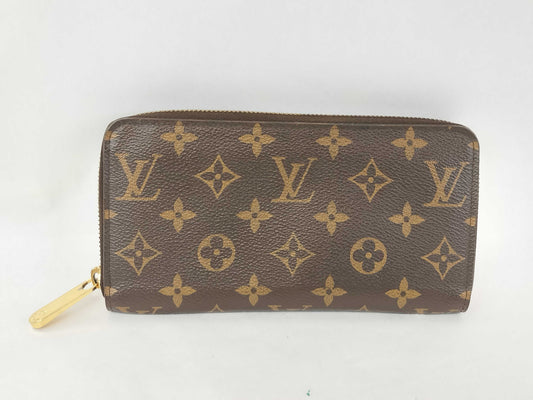 LOUIS VUITTON Monogram Louis Vuitton Monogram Round Zip Wallet