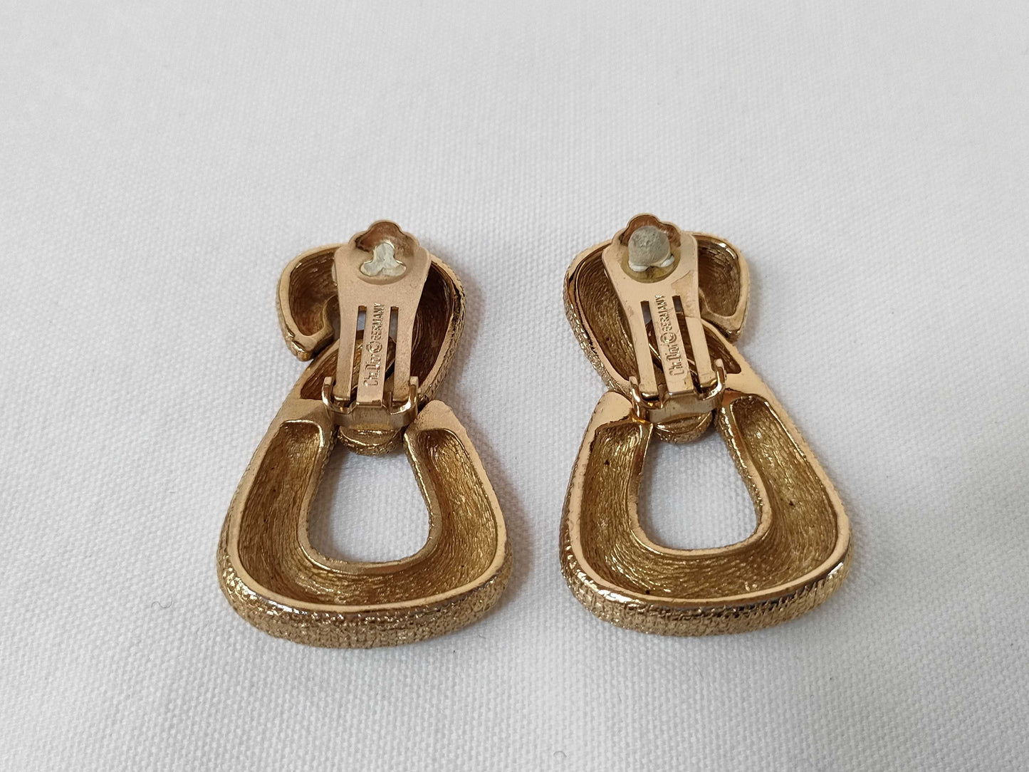 Dior Volume Triangle Earrings 34.1g