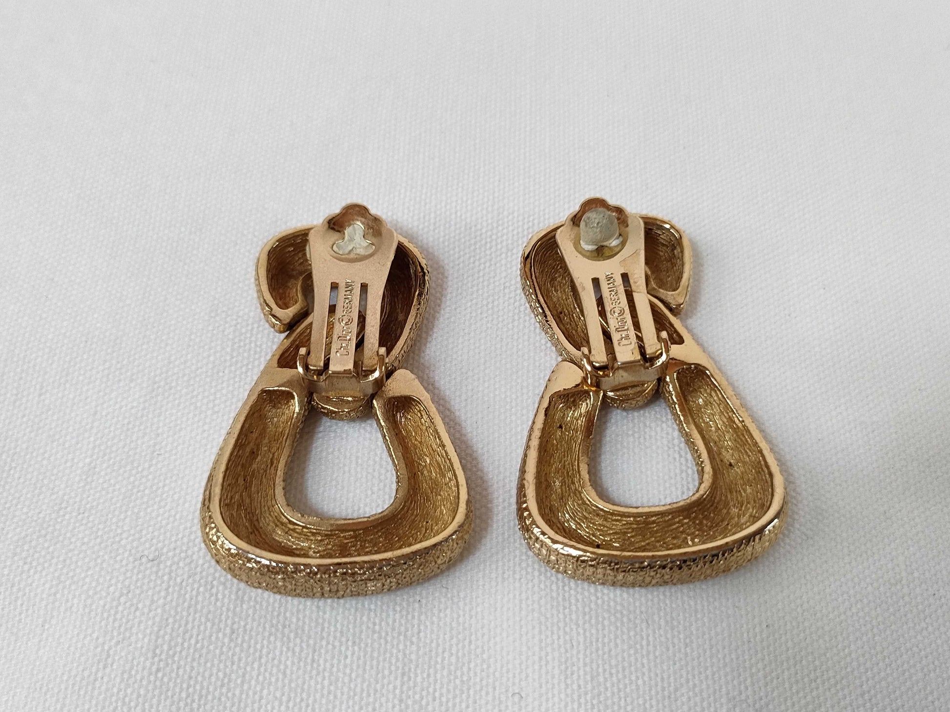 Dior Volume Triangle Earrings 34.1g