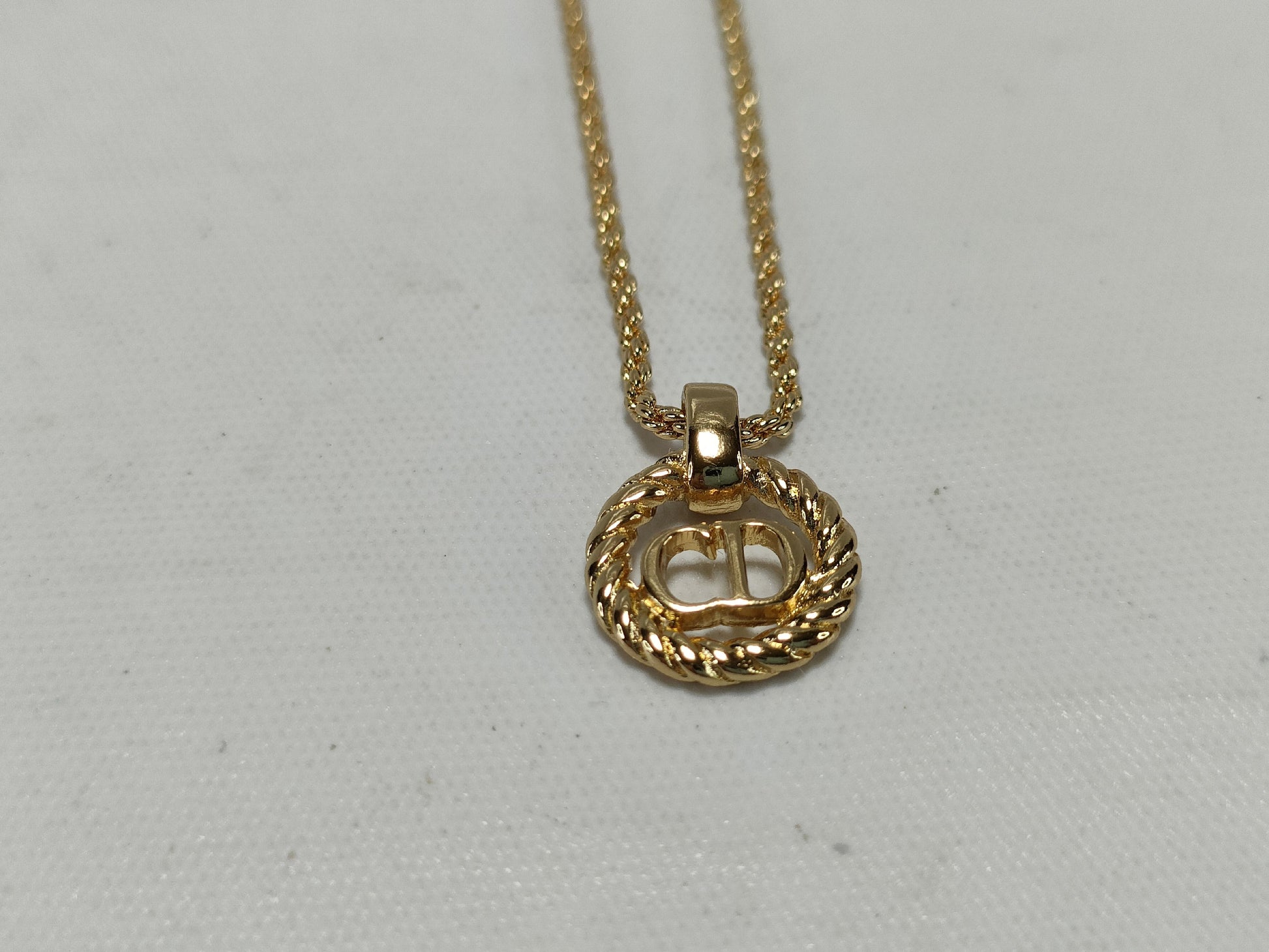 Dior Dior Twist Circle Logo Necklace Gold Necklace