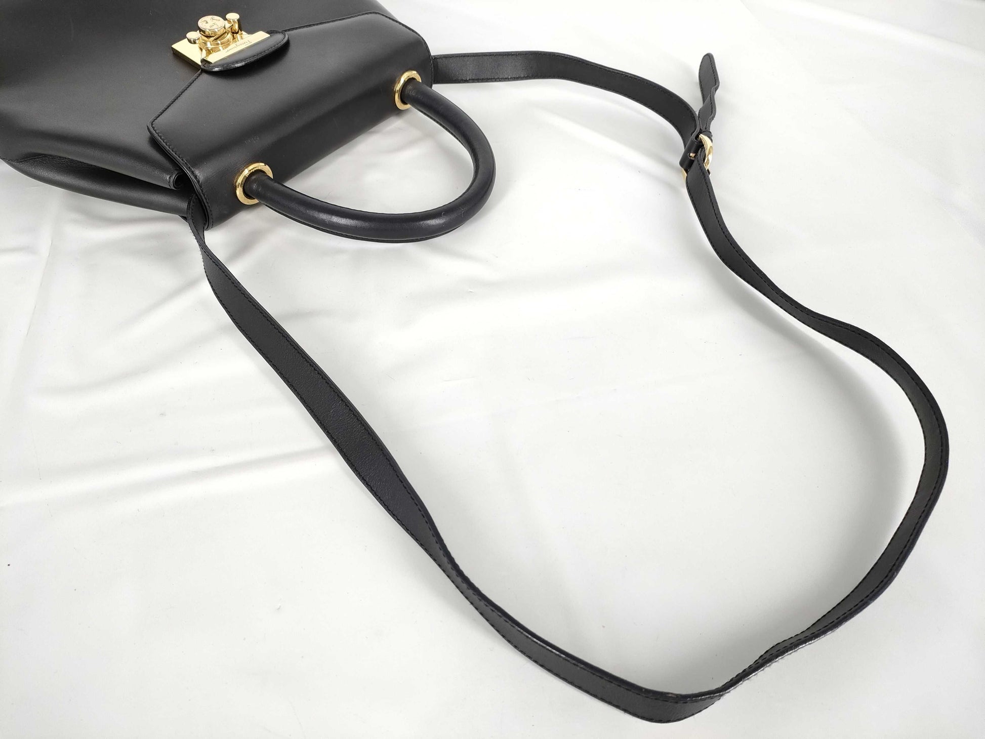 Salvatore Ferragamo Calf Leather Shoulder Handbag