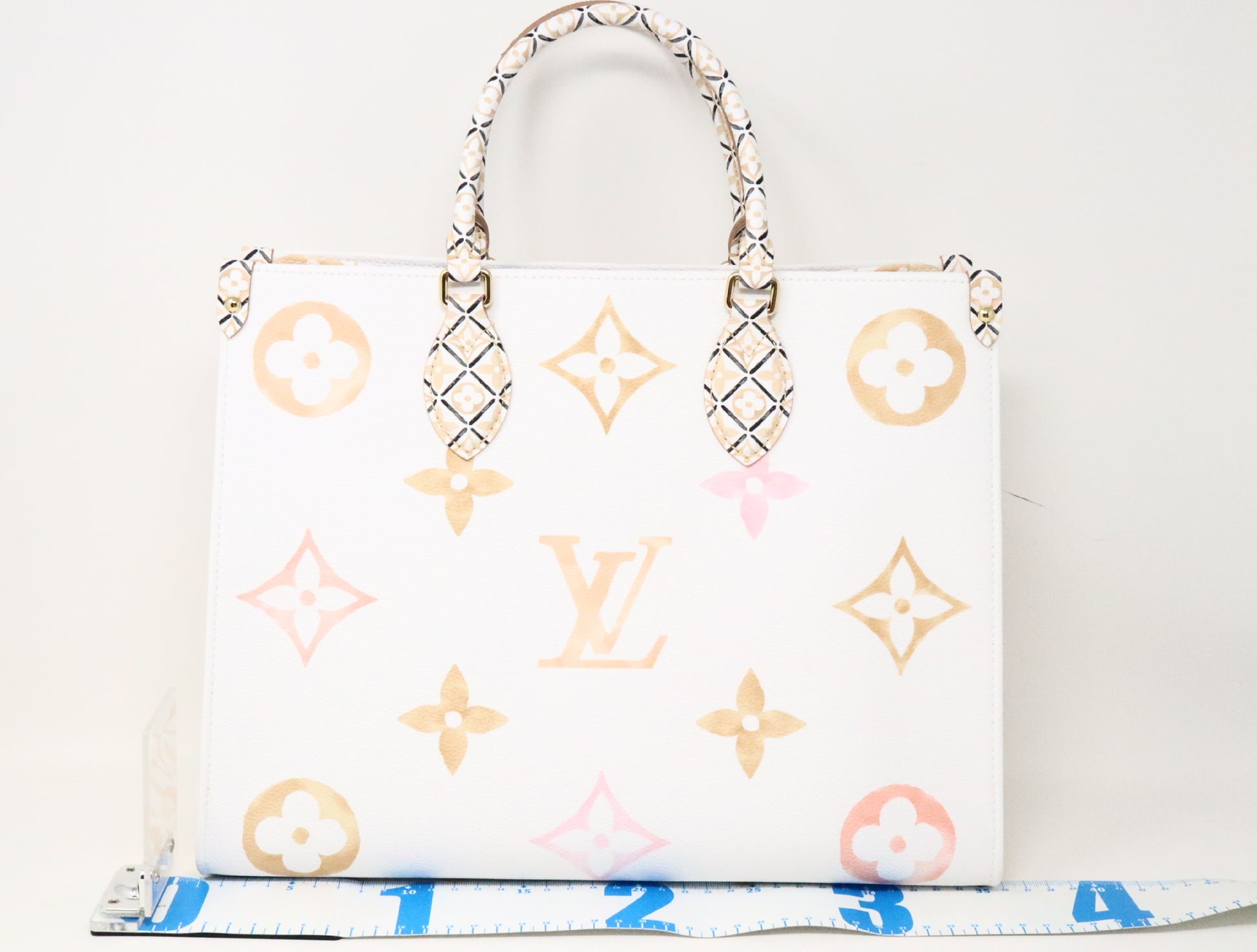 LOUIS VUITTON Monogram Giant On-the-Go MM M22975 Shoulder Bag