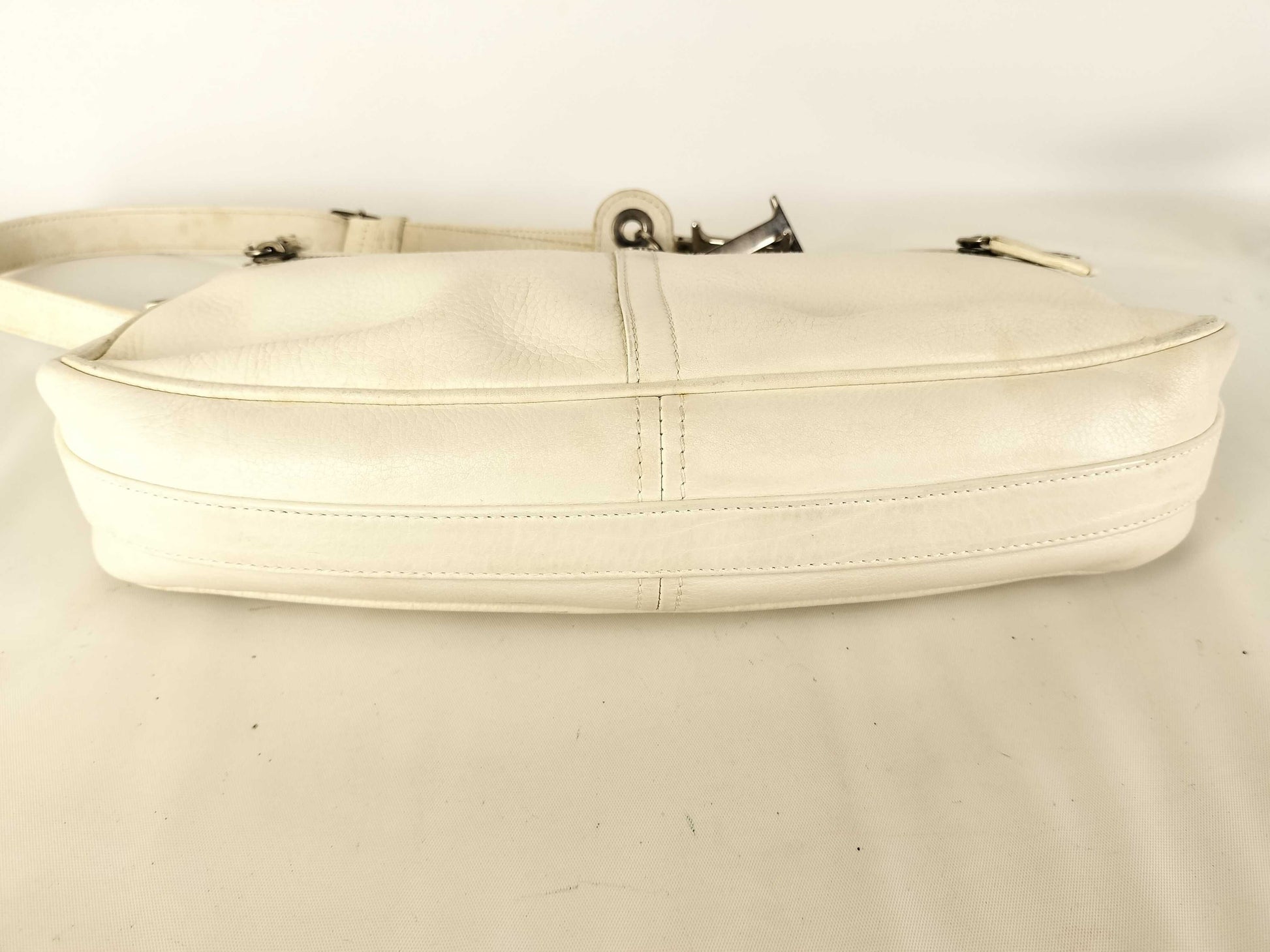 Dior D hardware leather one-shoulder bag shoulder bag