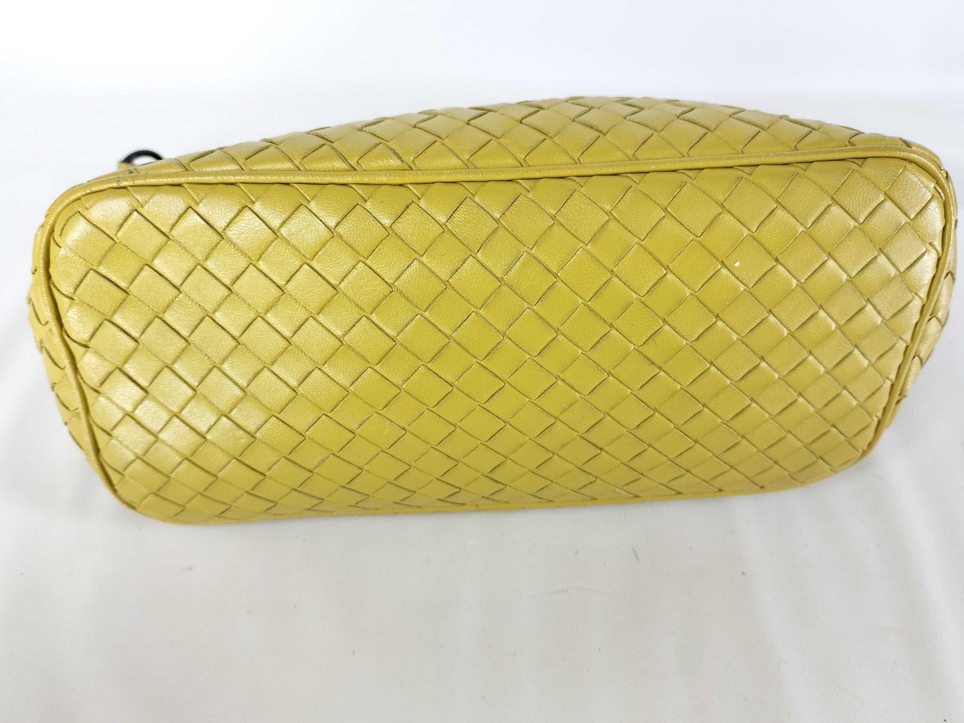 BOTTEGA VENETA Intrecciato One-Shoulder Accessory Pouch Shoulder Bag