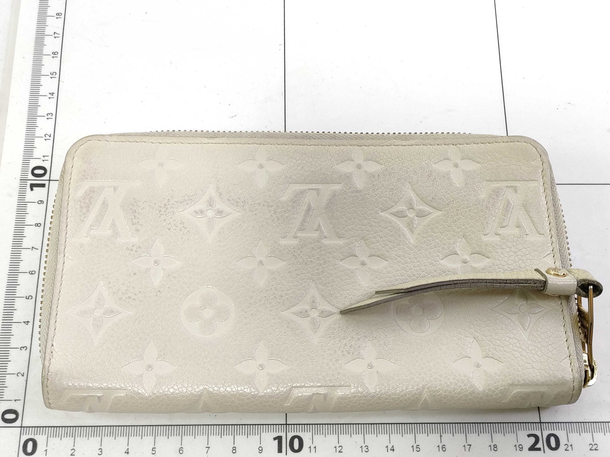 LOUIS VUITTON Monogram Empreinte Louis Vuitton Empreinte Secretron Zippy Long Wallet White M69142 Wallet