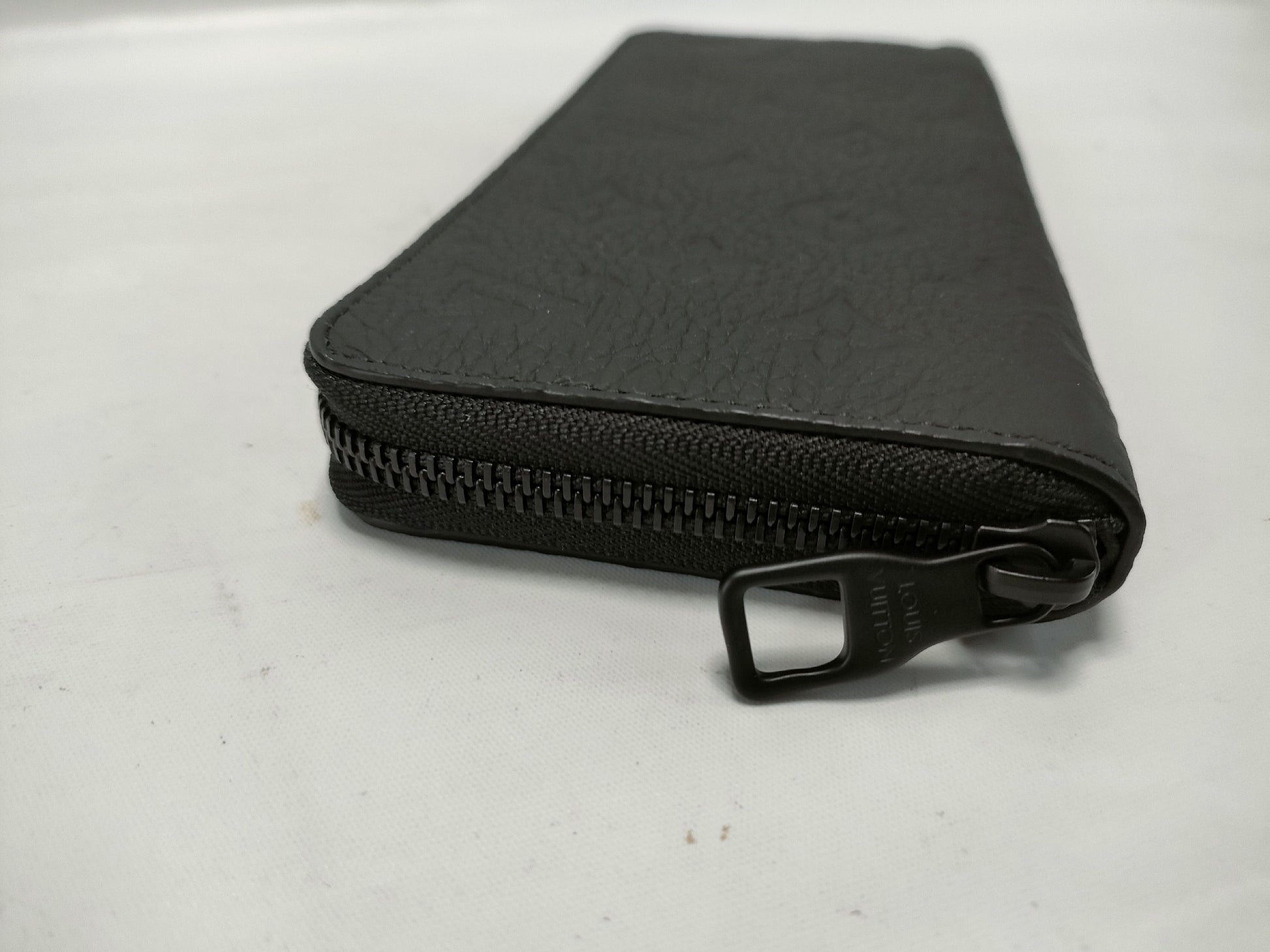 LOUIS VUITTON Monogram Taurillon Zippy Wallet Horizontal M11721 Wallet