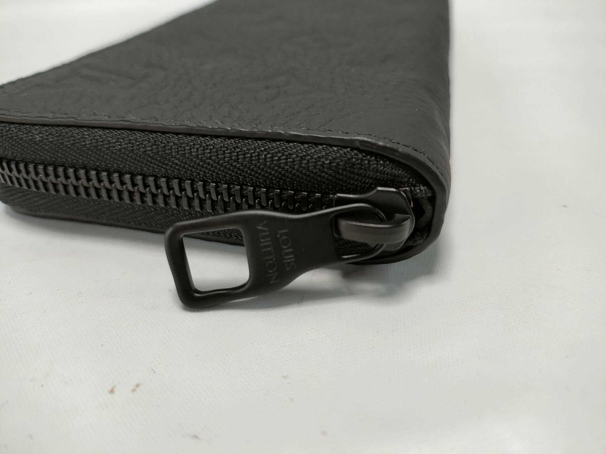 LOUIS VUITTON Monogram Taurillon Zippy Wallet Horizontal M11721 Wallet