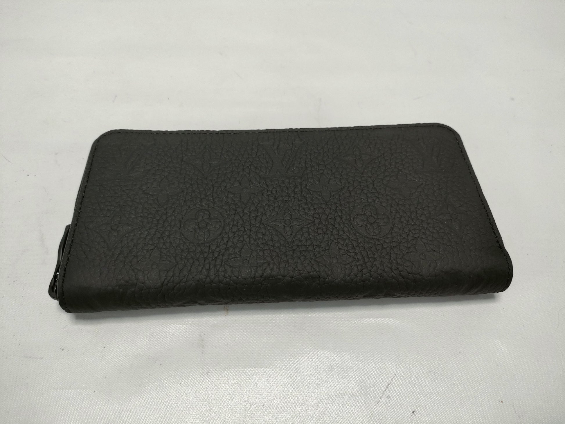 LOUIS VUITTON Monogram Taurillon Zippy Wallet Horizontal M11721 Wallet