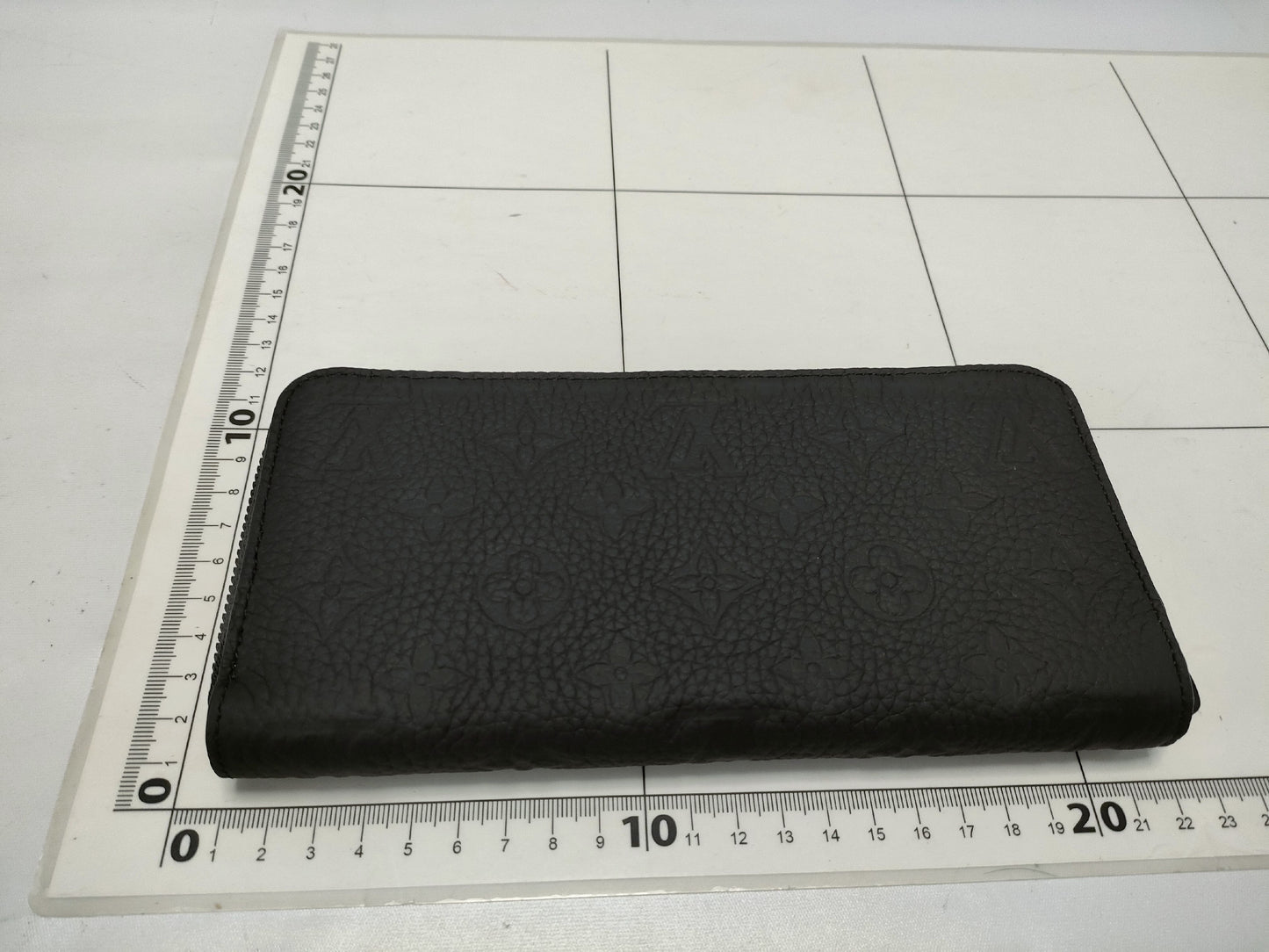 LOUIS VUITTON Monogram Taurillon Zippy Wallet Horizontal M11721 Wallet