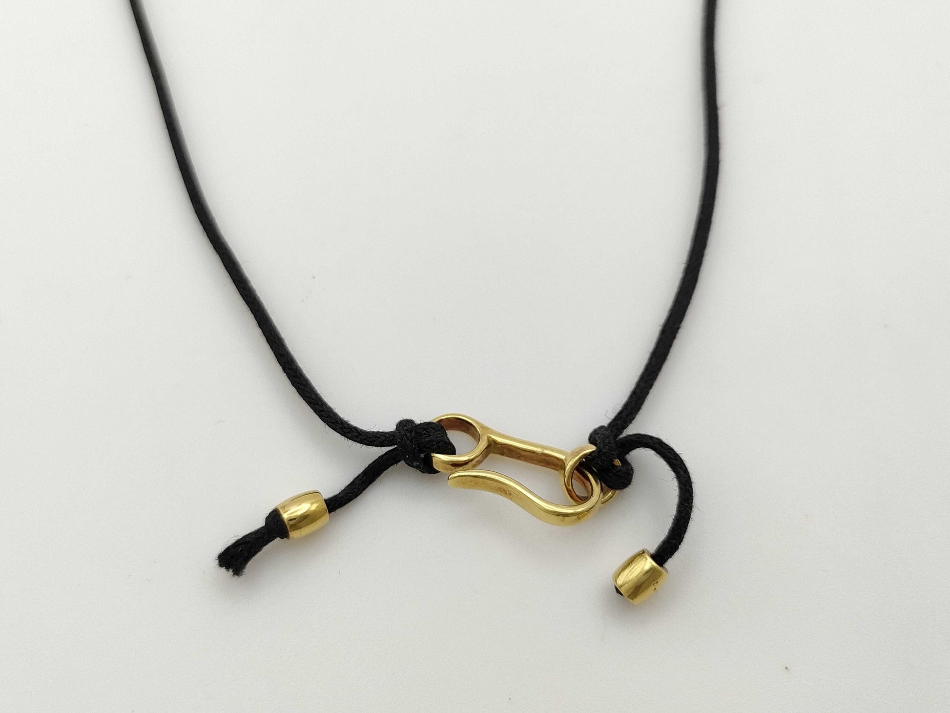 GUCCI Code 750 2.9g Necklace 