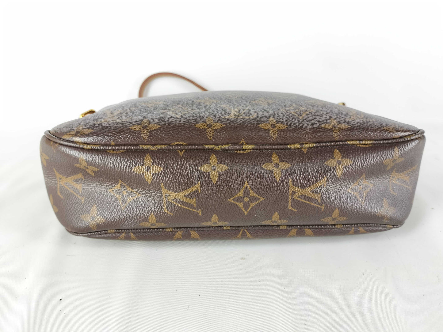 LOUIS VUITTON Monogram LOUIS VUITTON M41679 Monogram Mabillon Shoulder Bag Shoulder Bag