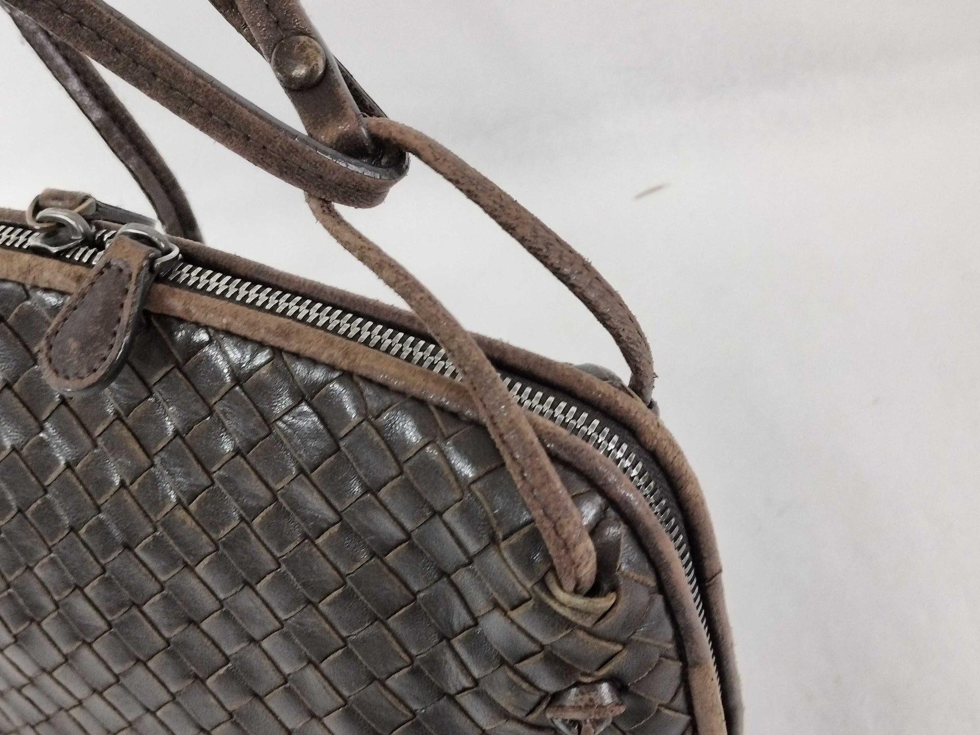 BOTTEGA VENETA Intrecciato Bottega Shoulder Bag Intrecciato Leather Brown Shoulder Bag