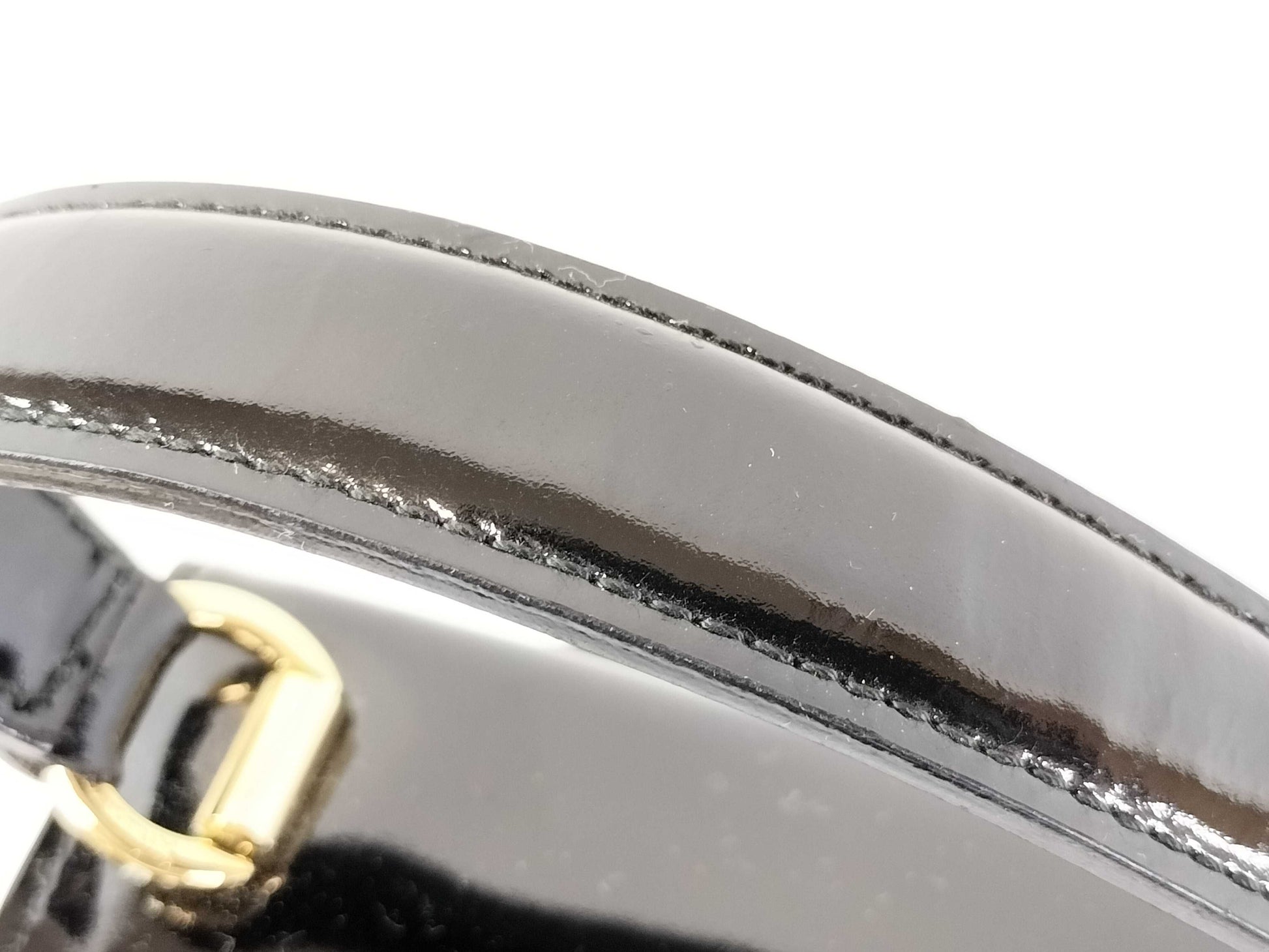 Salvatore Ferragamo Vara 2-way handbag in patent leather with Vara ribbon in black