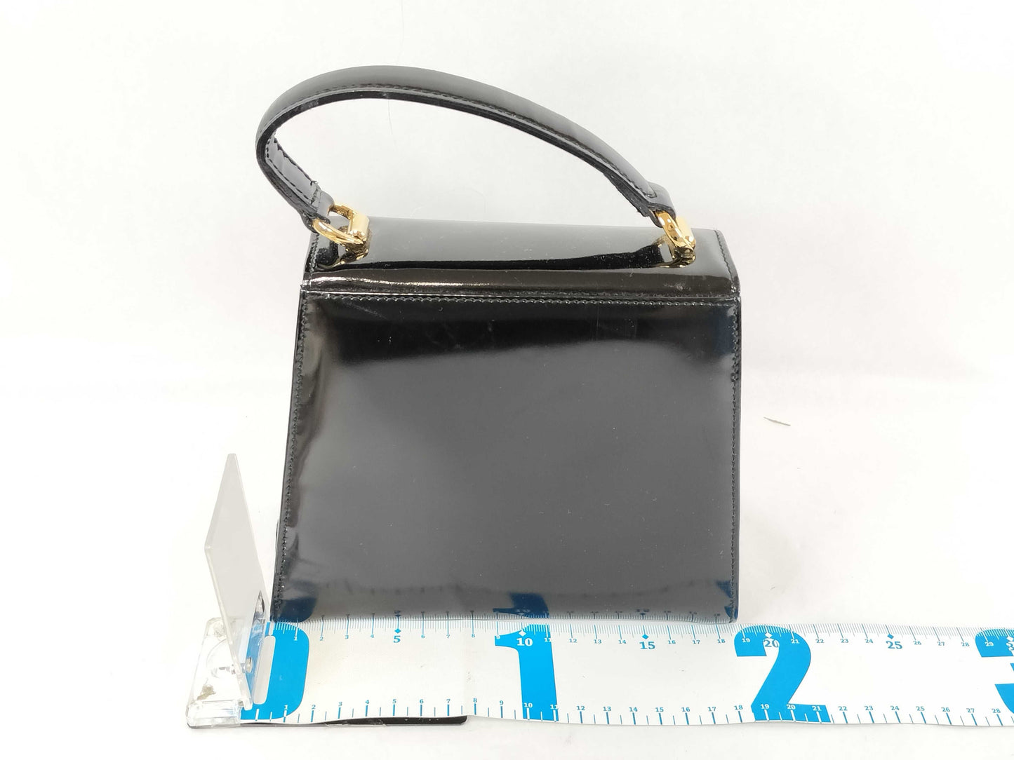 Salvatore Ferragamo Vara 2-way handbag in patent leather with Vara ribbon in black