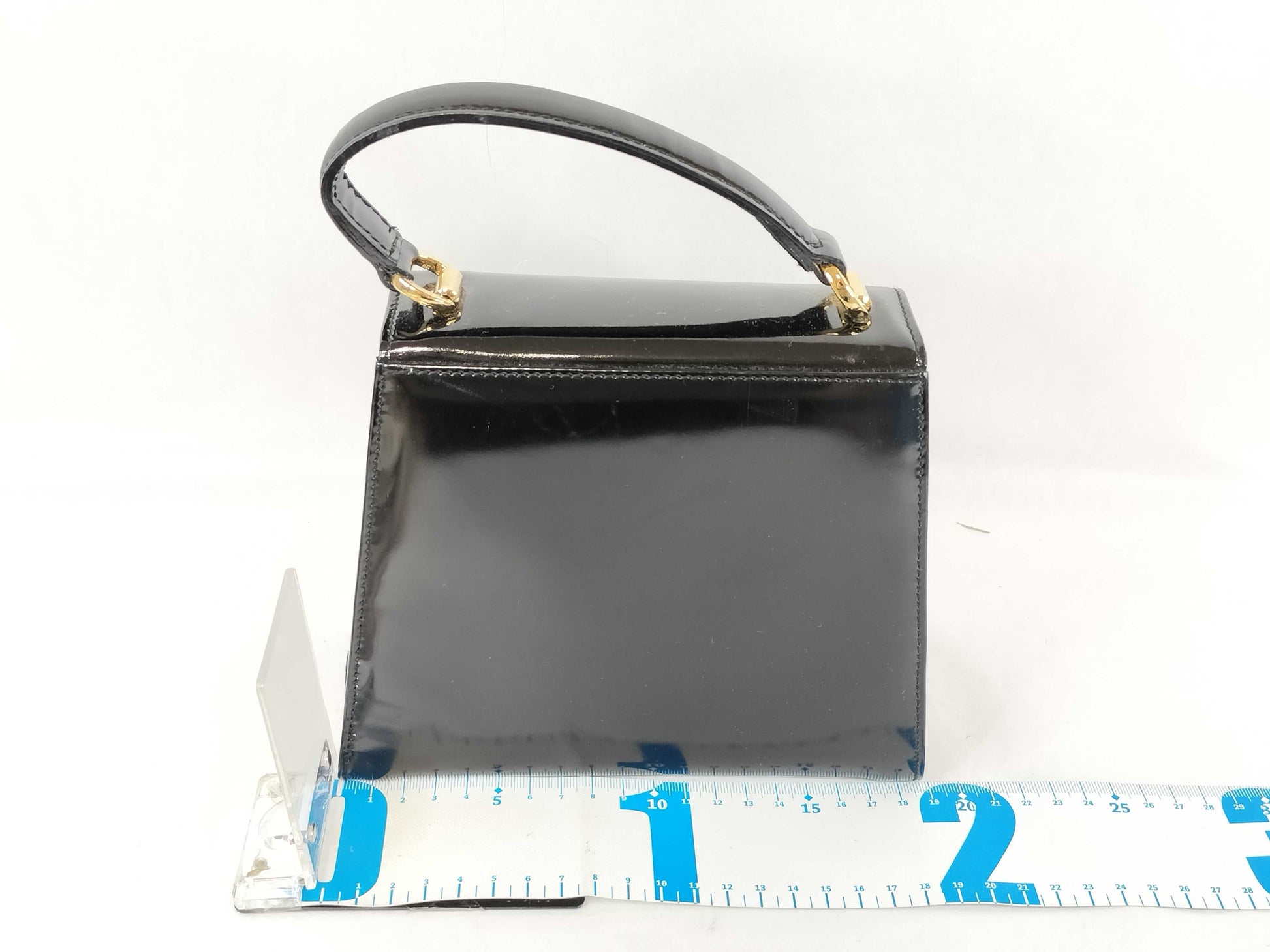 Salvatore Ferragamo Vara 2-way handbag in patent leather with Vara ribbon in black