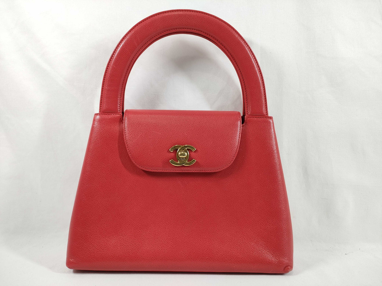 CHANEL Turnlock Handbag Caviar Red GP Handbag
