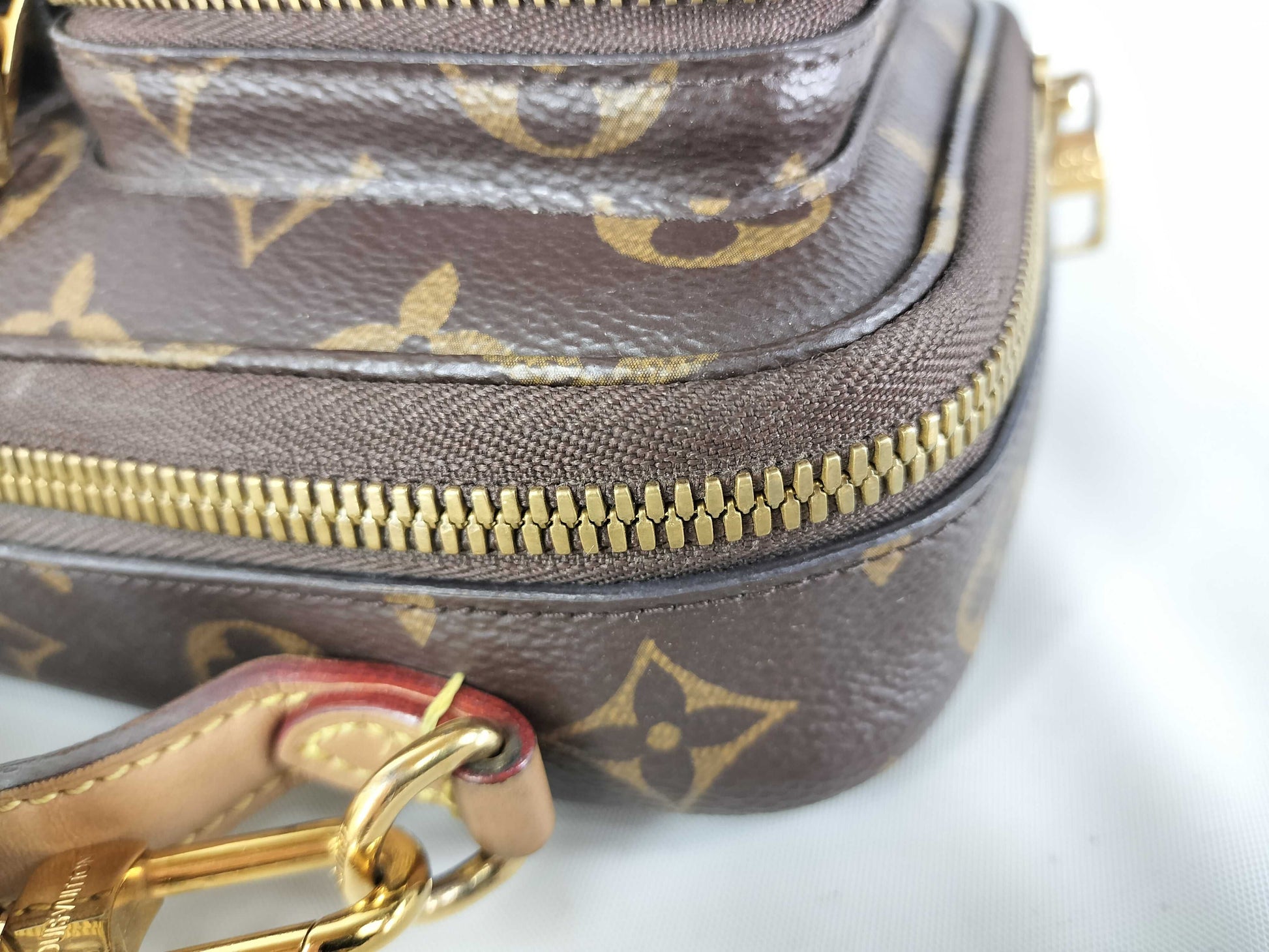 LOUIS VUITTON Monogram LV Shoulder Bag