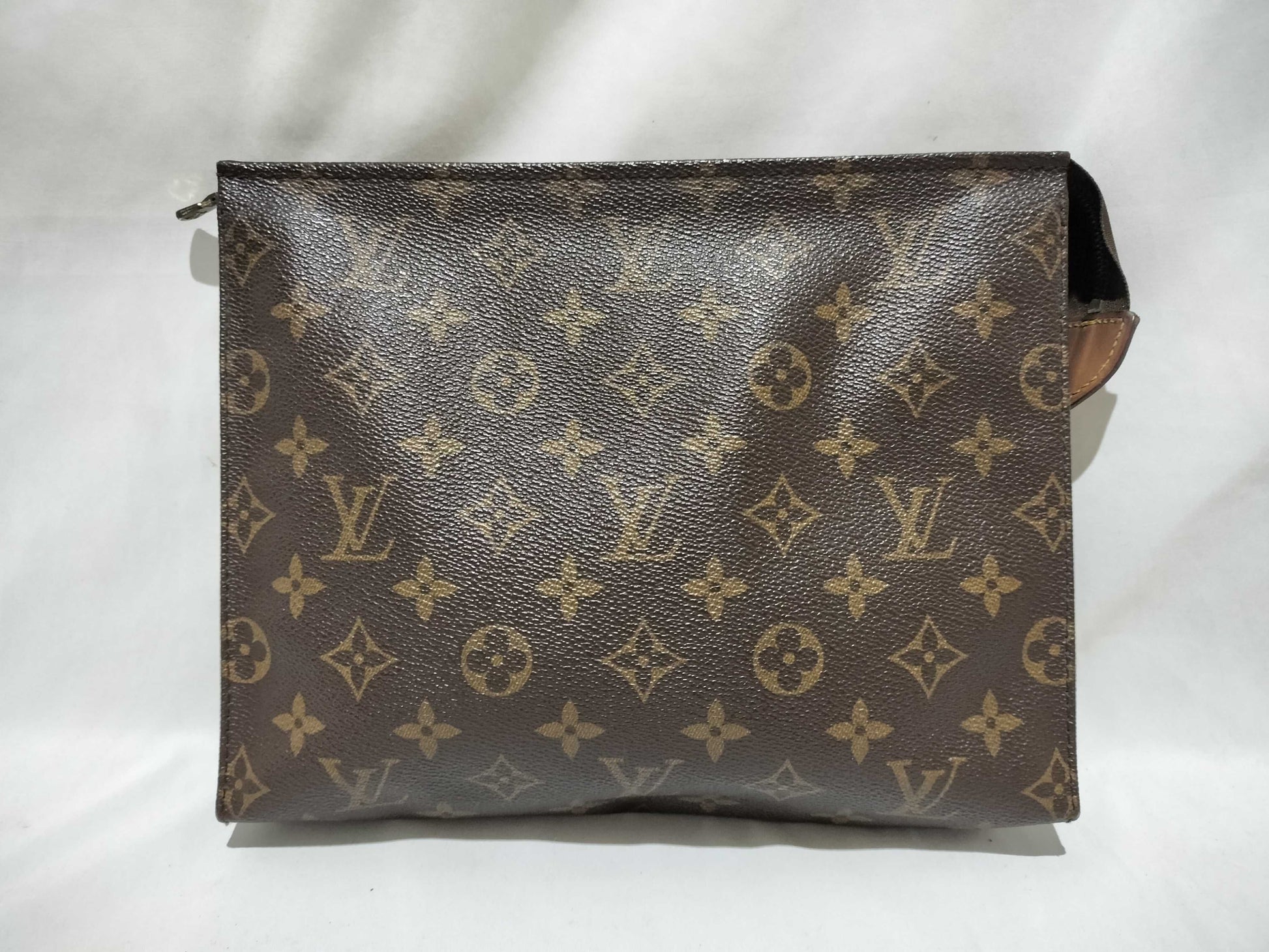 LOUIS VUITTON Monogram Poche Toilette 25 Pouch