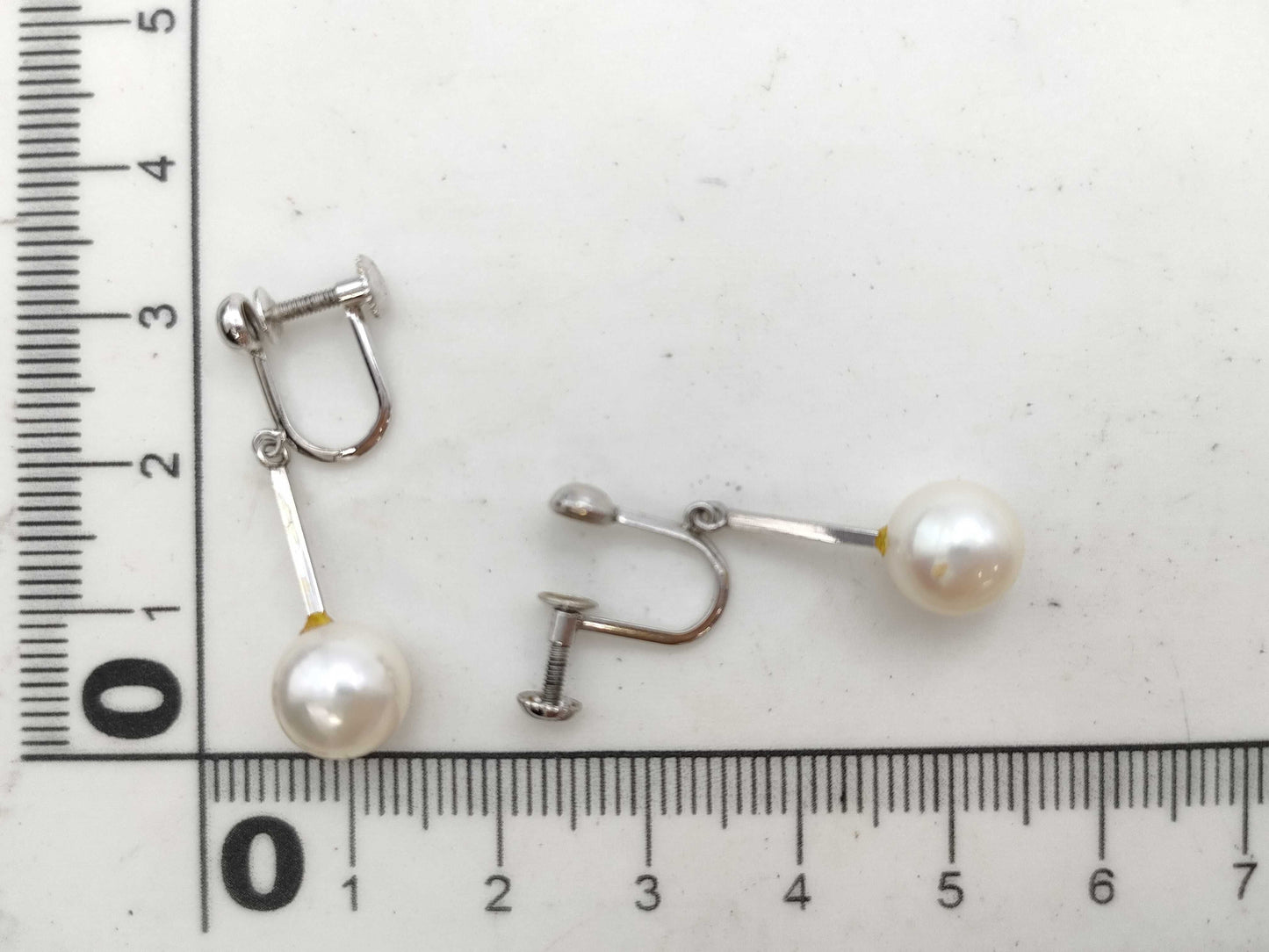 Pearl diameter: approx. 8.2-8.3mm, 14K White Gold, 2.9g, Earrings 