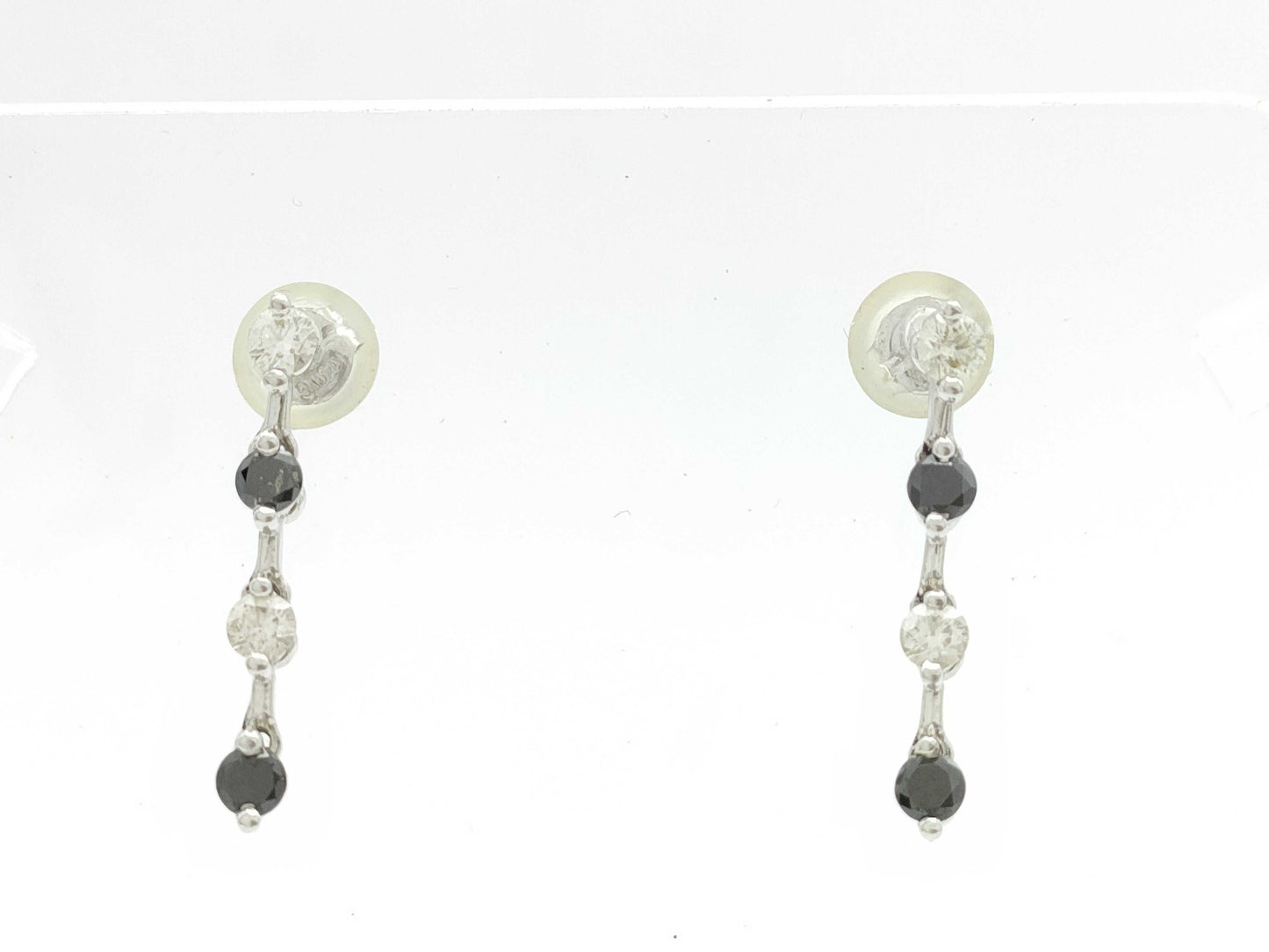 D0.26/026ct K18WG 1.4g Earrings 