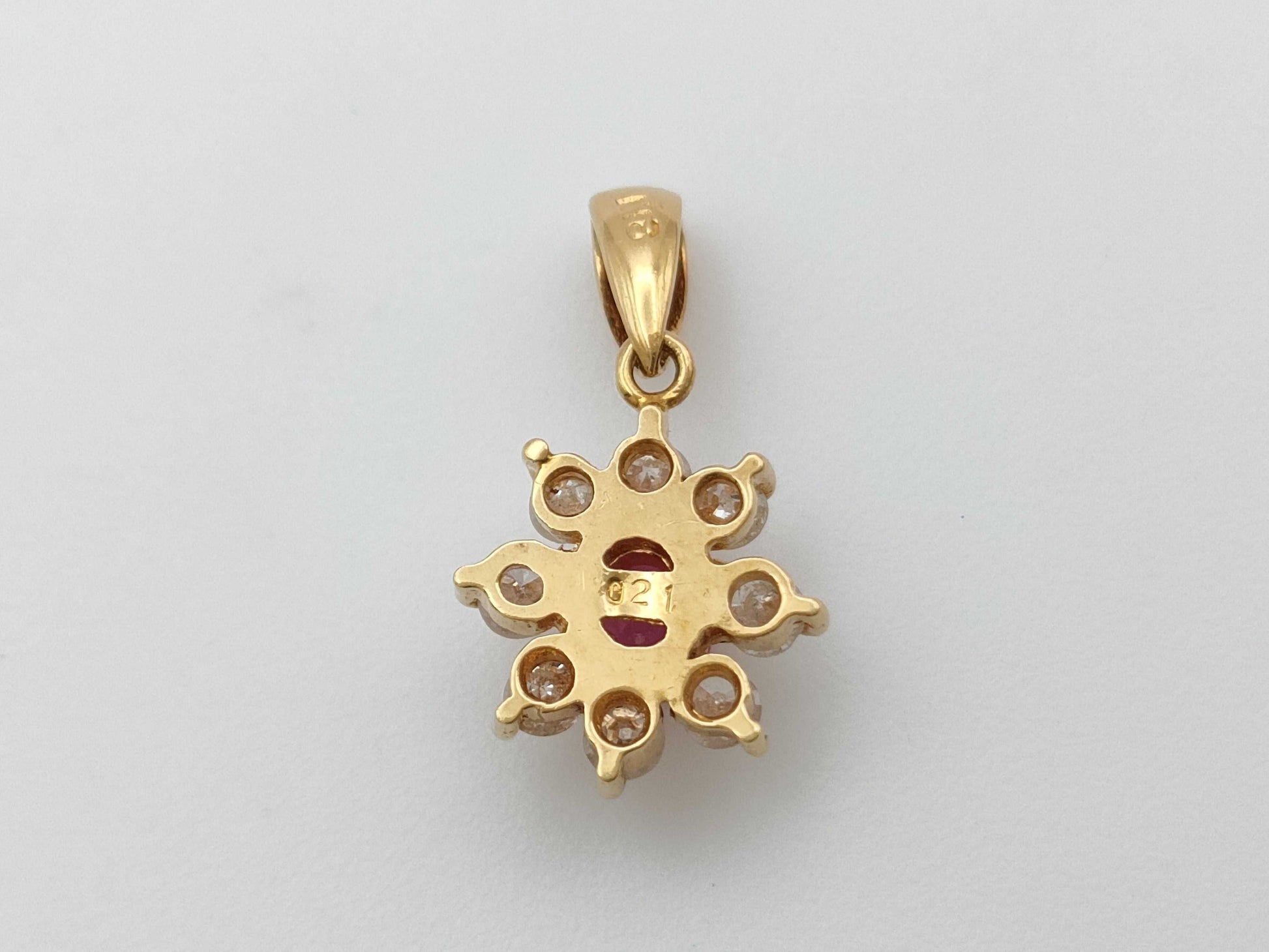 Ruby and Diamond 18K Gold Pendant Top 0.8g