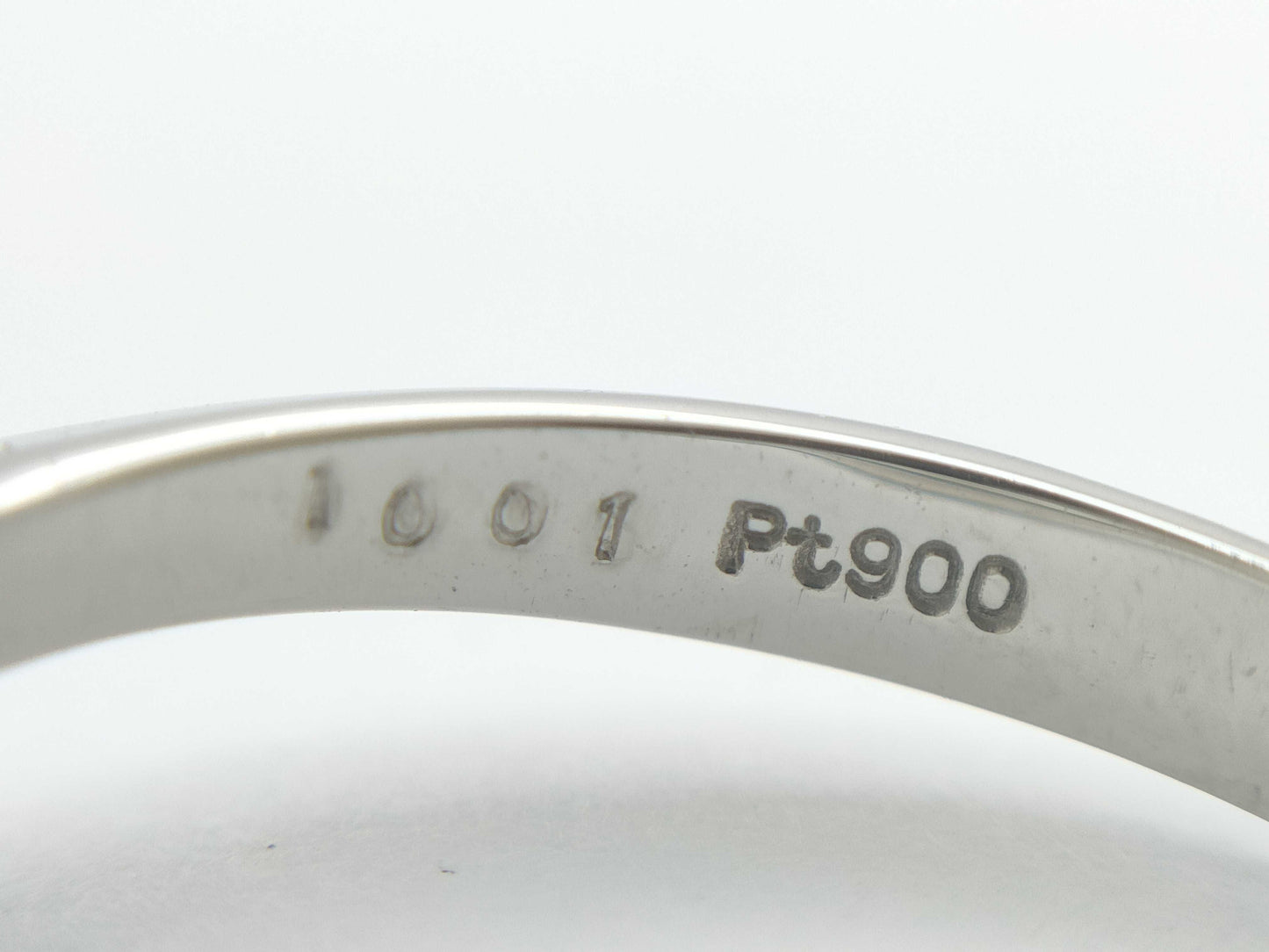D1.001ct PT900 4.0g Ring 