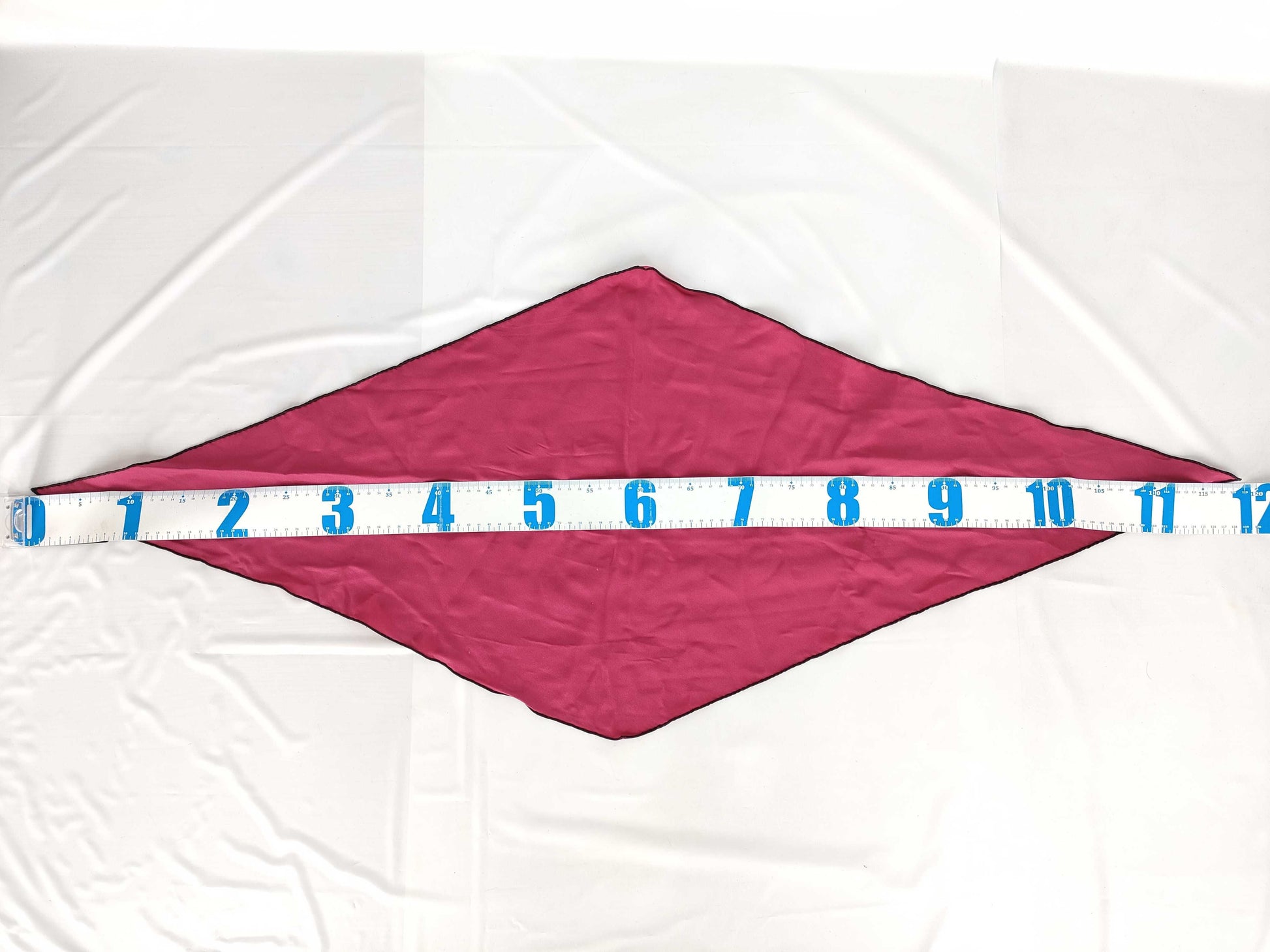 HERMES Carre Hermes Triangle Scarf Scarf