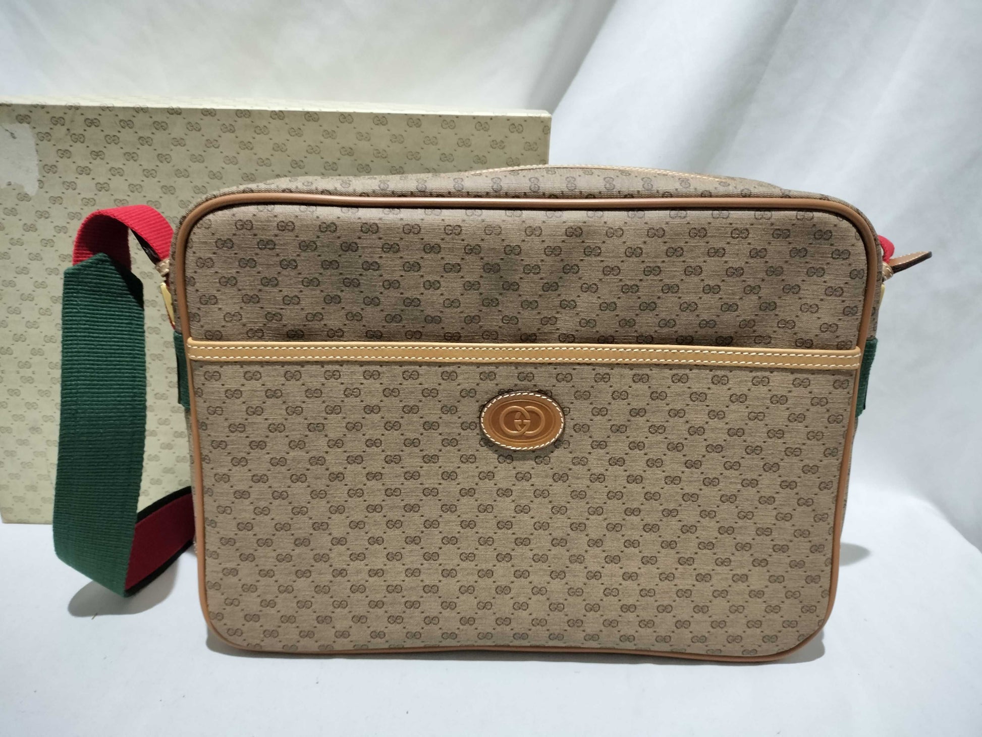 GUCCI Sherry Line Shoulder Bag