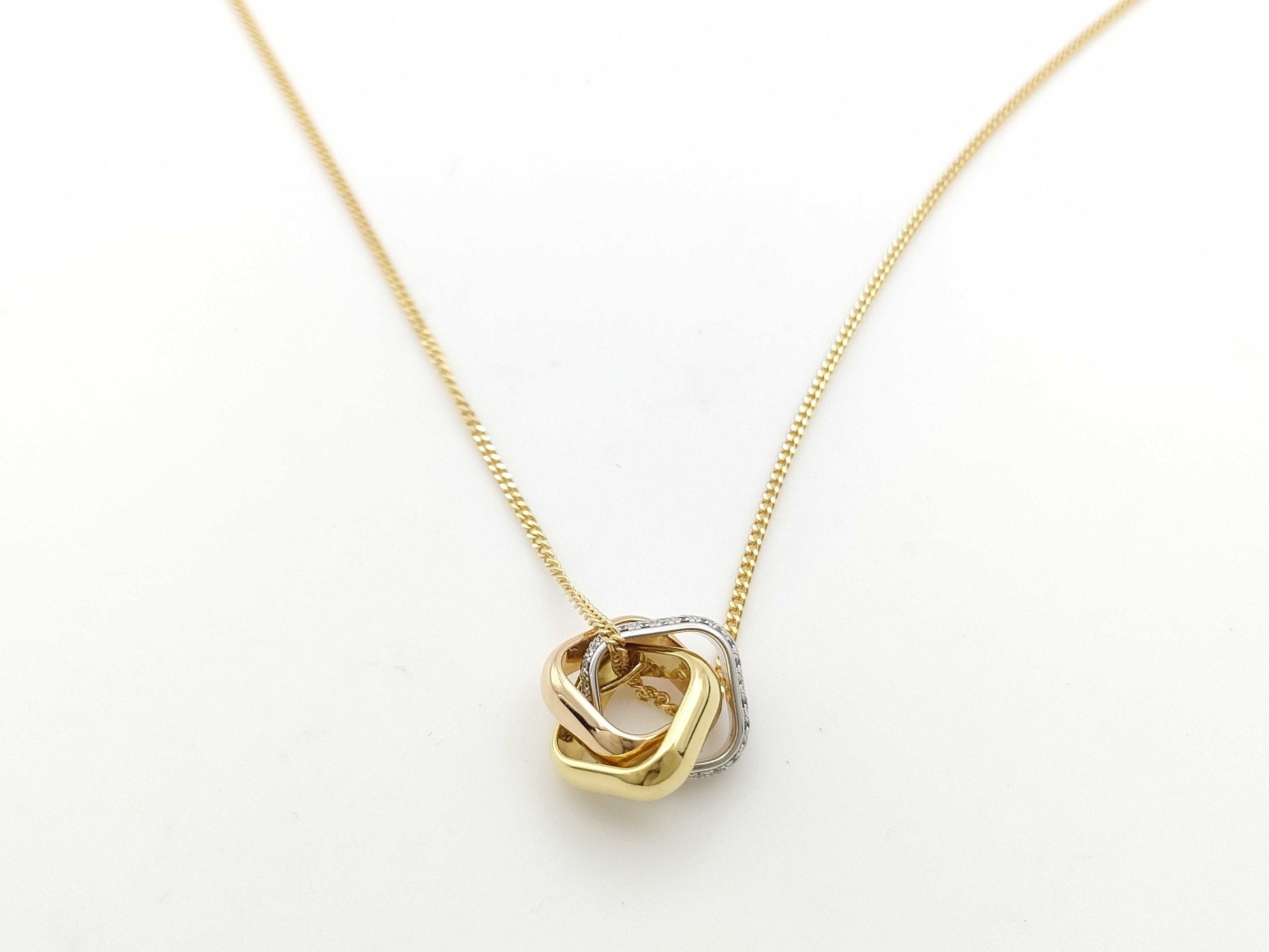 Cartier Trinity Cushion Diamond Necklace in Au750, 10.2g 