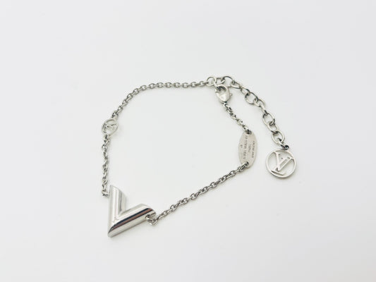 LOUIS VUITTON Essential V Bracelet, Silver, M63198, LE0179