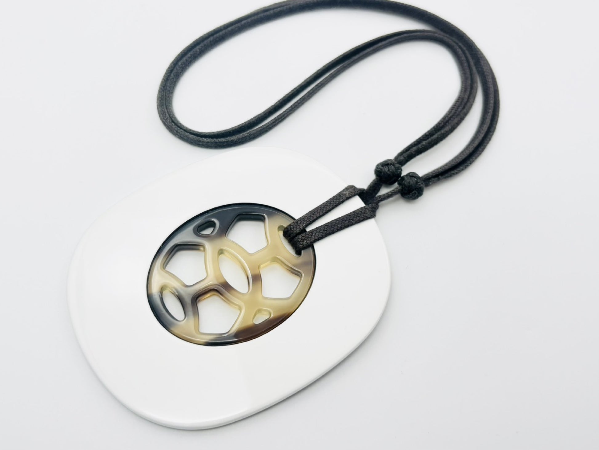 HERMES Lift GM Buffalo Horn x Lacquer Wood Necklace White Necklace