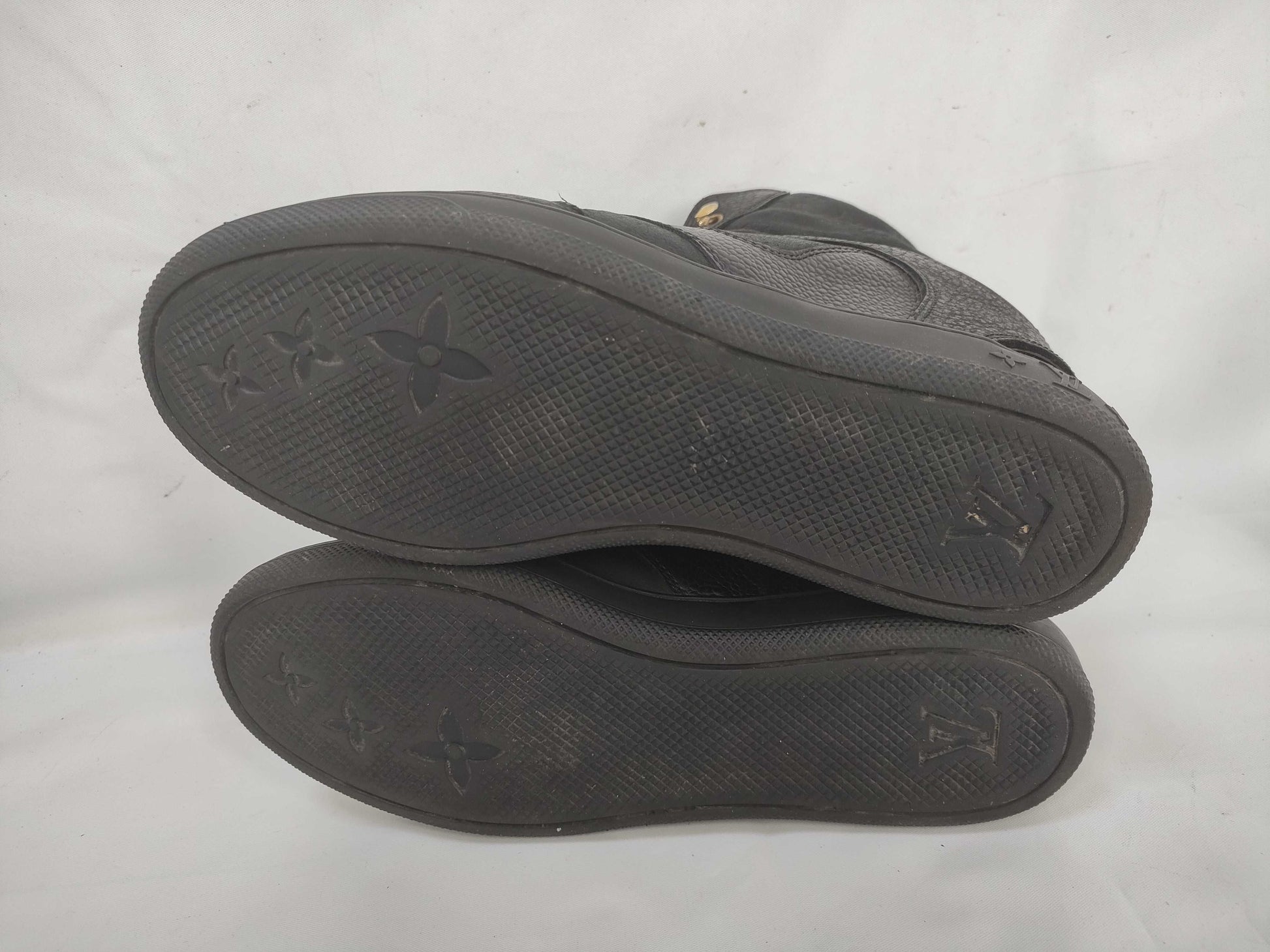 LOUIS VUITTON Monogram Louis Vuitton Women's Sneakers Size 37