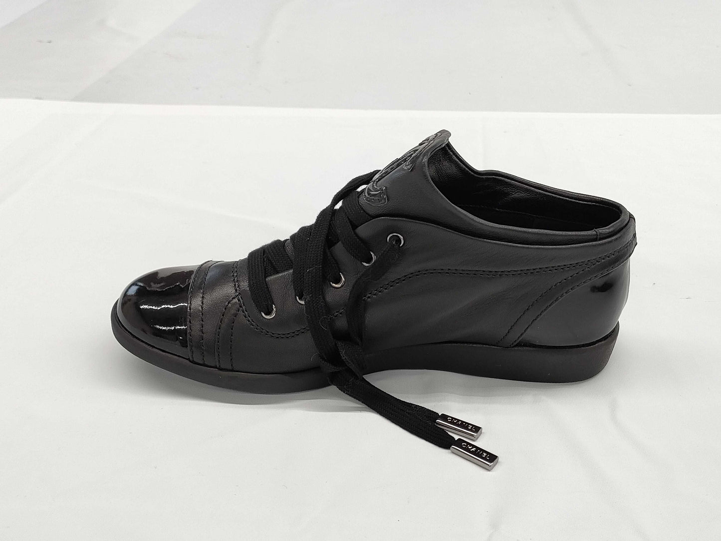 CHANEL Women's Shoes Size 38 Sneakers