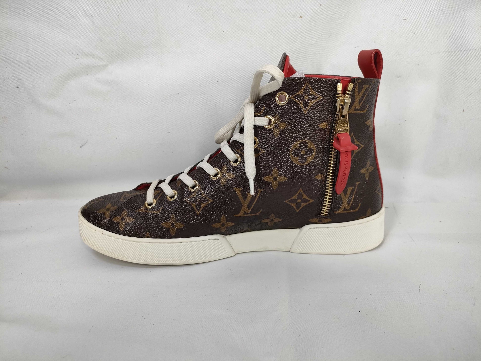 LOUIS VUITTON Monogram Louis Vuitton Women's Sneakers Size 37