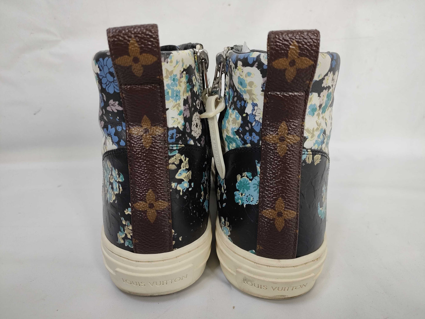 LOUIS VUITTON Louis Vuitton Women's Shoes Size 37 Sneakers