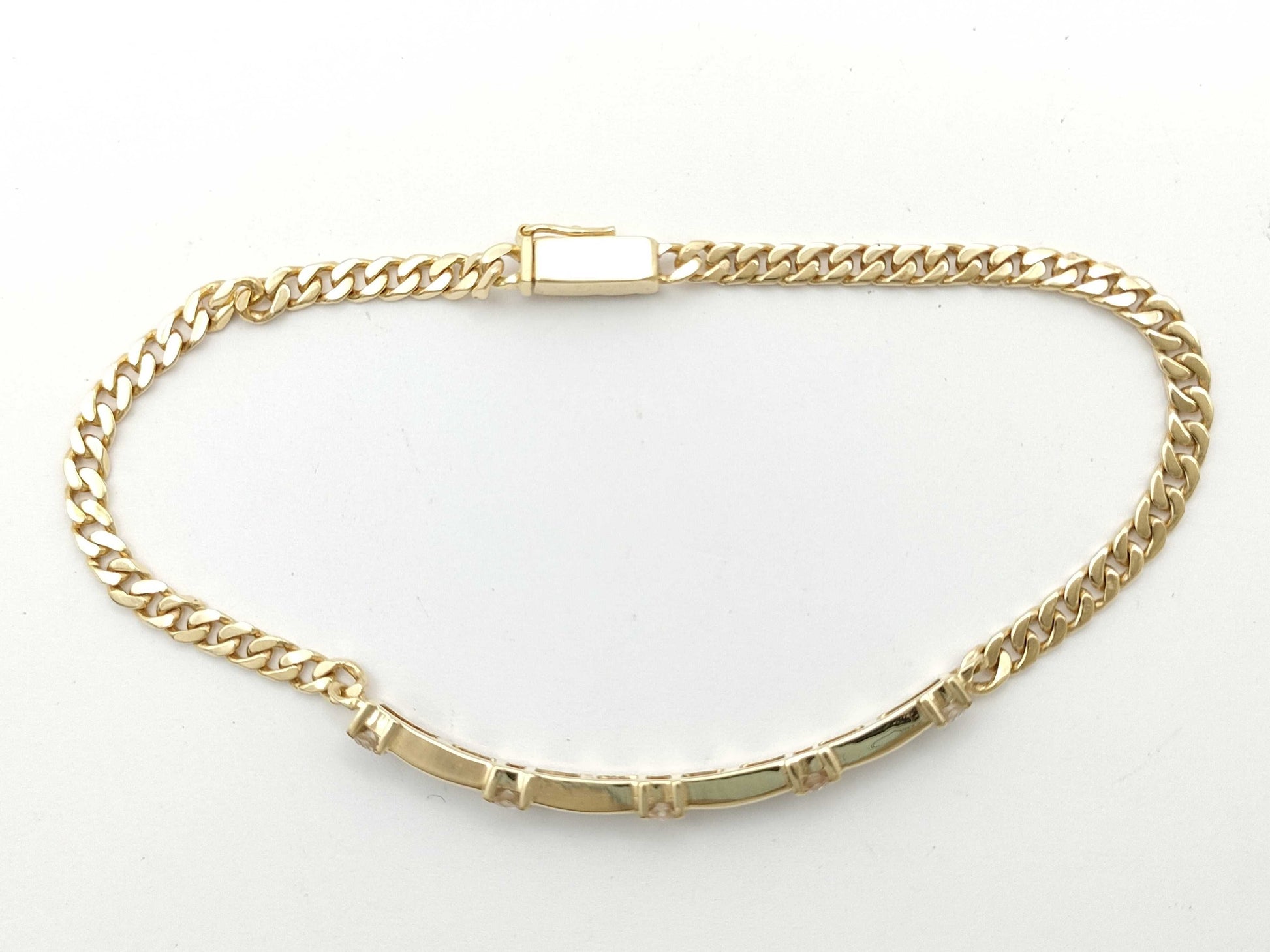 Sapphire and Diamond 750 6.8g Bracelet/Bangle 