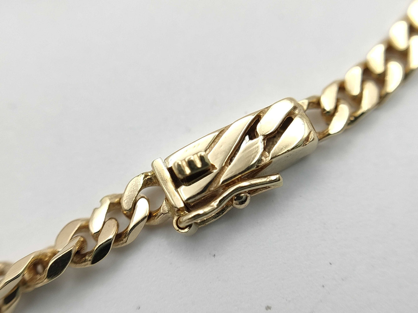 Sapphire and Diamond 750 6.8g Bracelet/Bangle 