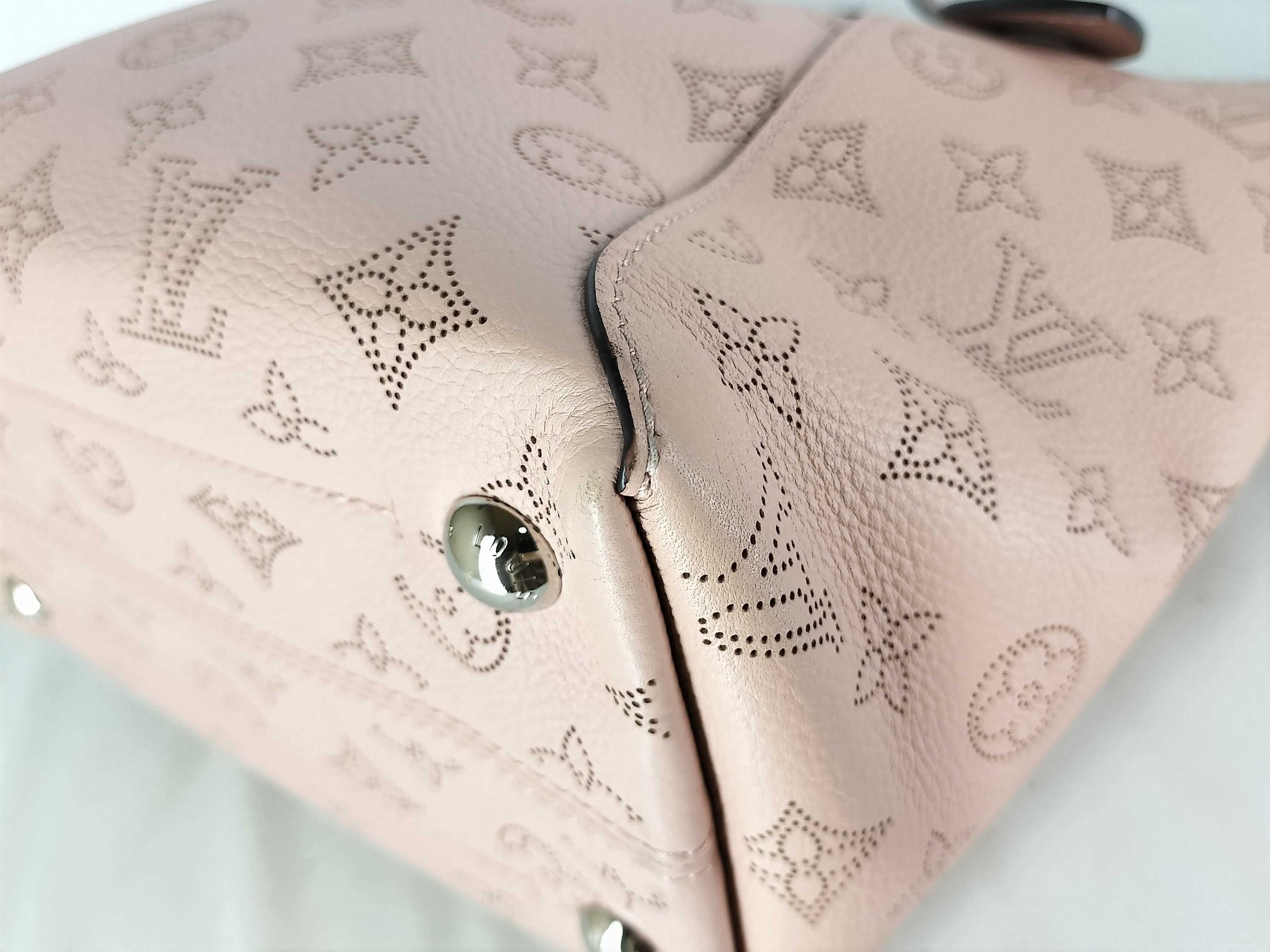 LOUIS VUITTON Mahina Hina PM Monogram Mahina Magnolia M54353 RFID Handbag