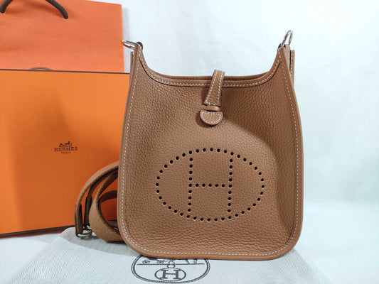 HERMES Evelyn TPM Amazon Gold Taurillon Clemence K Stamped Shoulder Bag