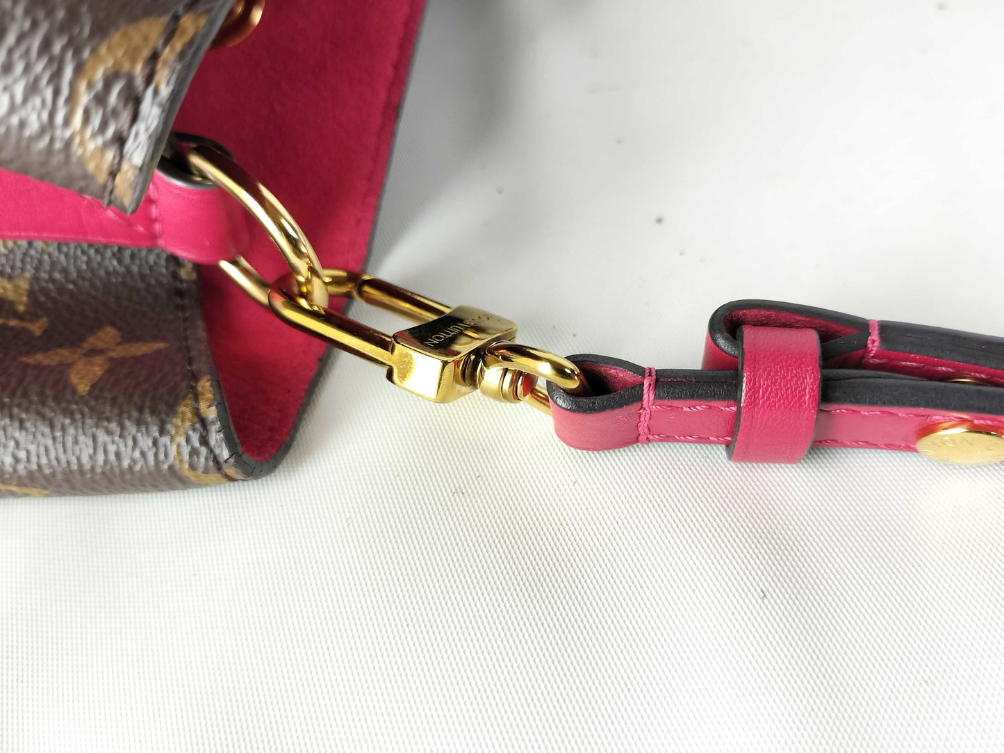 LOUIS VUITTON Monogram NeoNoe Shoulder Bag
