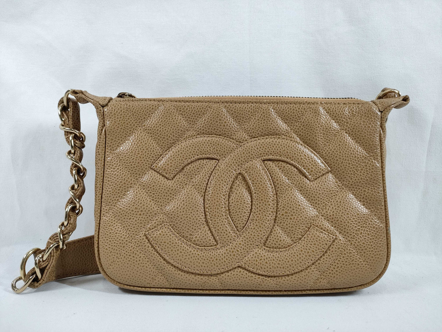 CHANEL CHANEL Matelasse Beige Caviar Leather Shoulder Bag with Gold Hardware and Chain