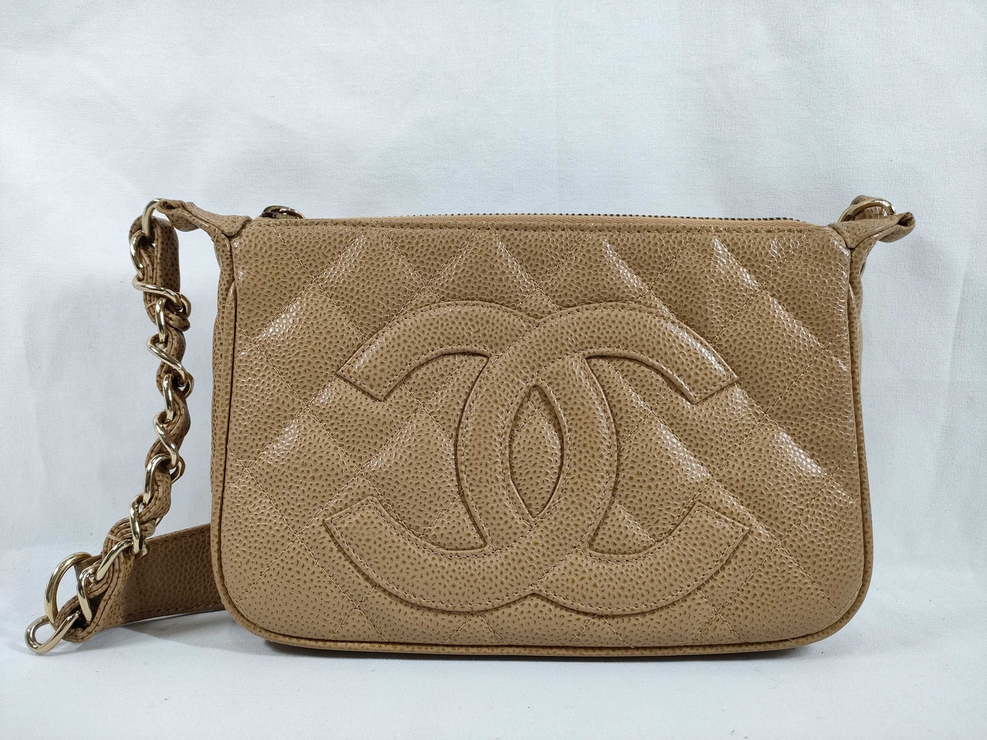 CHANEL CHANEL Matelasse Beige Caviar Leather Shoulder Bag with Gold Hardware and Chain