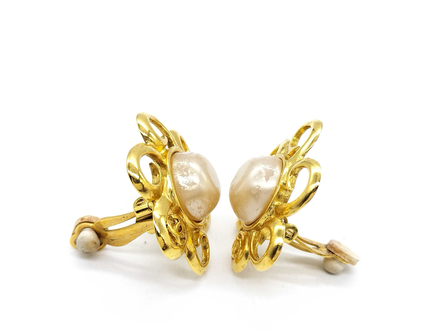 CHANEL Coco Mark Chanel Faux Pearl Coco Mark Earrings 96P Earrings