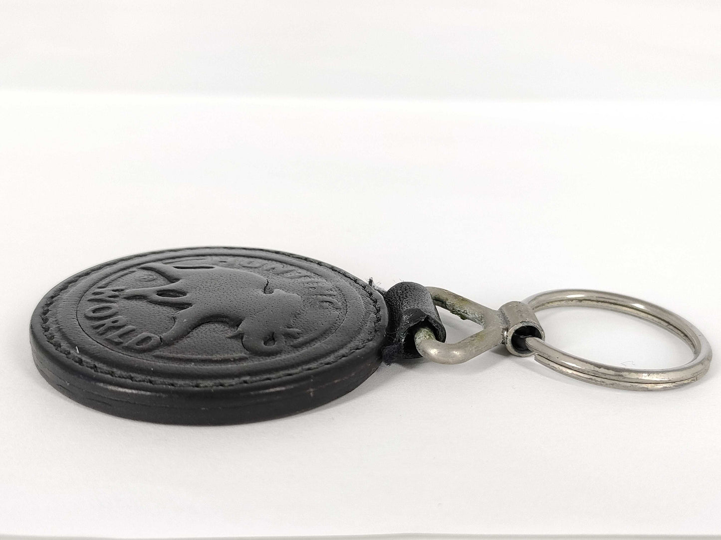 HUNTING WORLD Leather Logo Keychain Key Case/Keychain