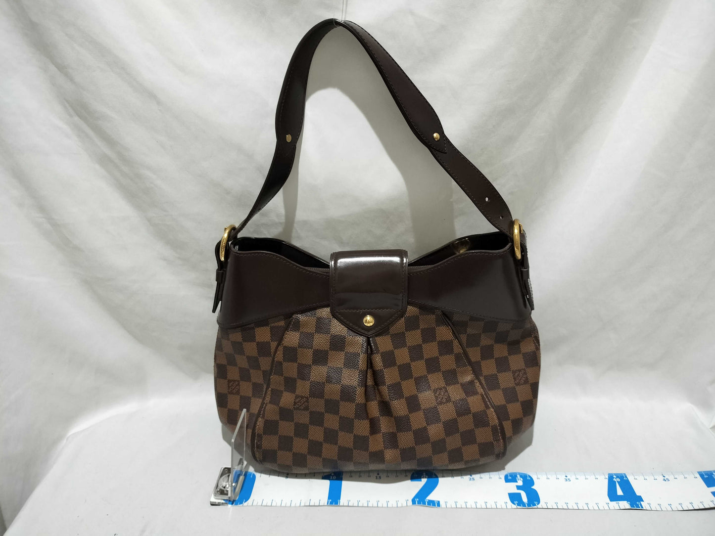 LOUIS VUITTON Damier Louis Vuitton Damier Sistine PM Shoulder Bag